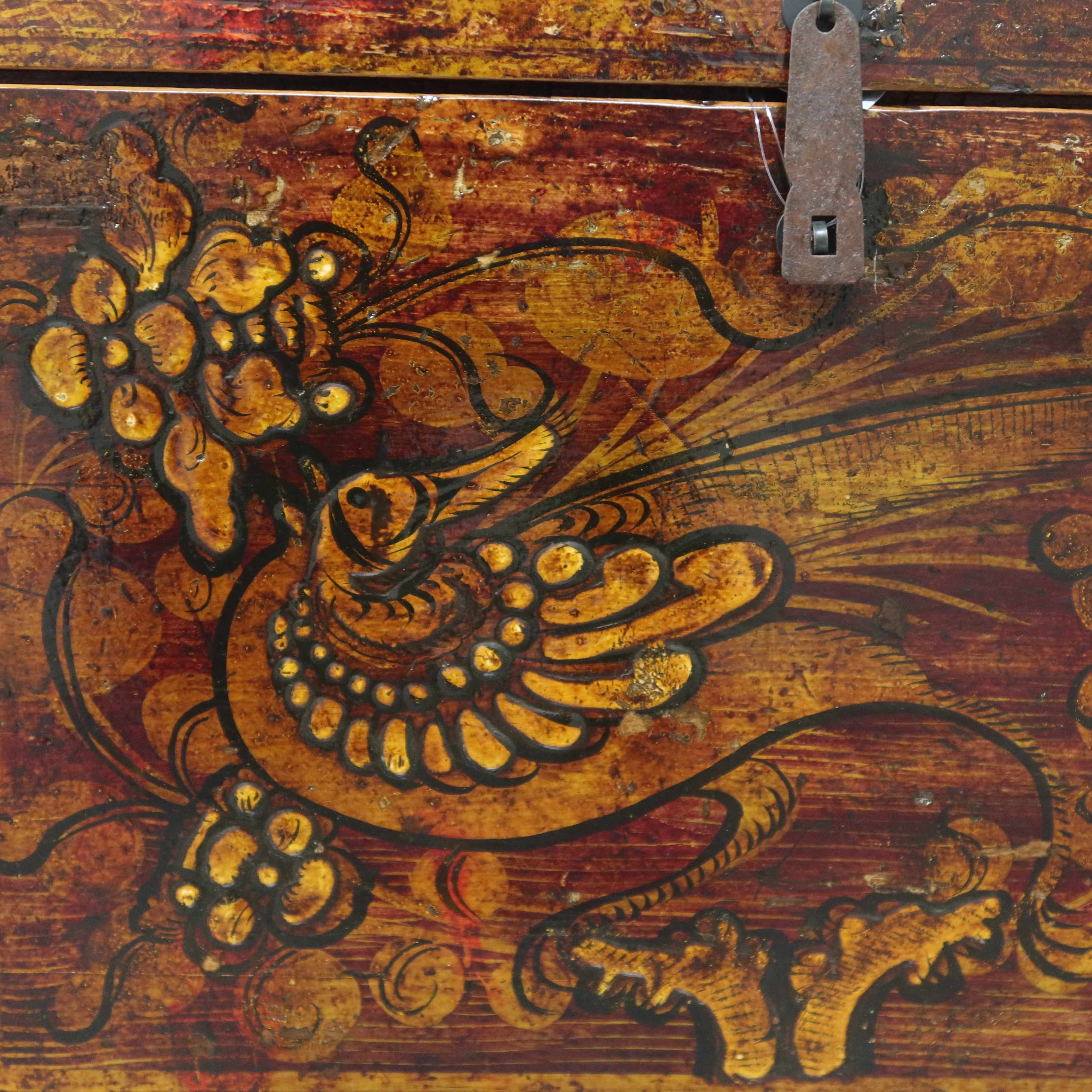 BAULE CINESE DECORO A RILIEVO