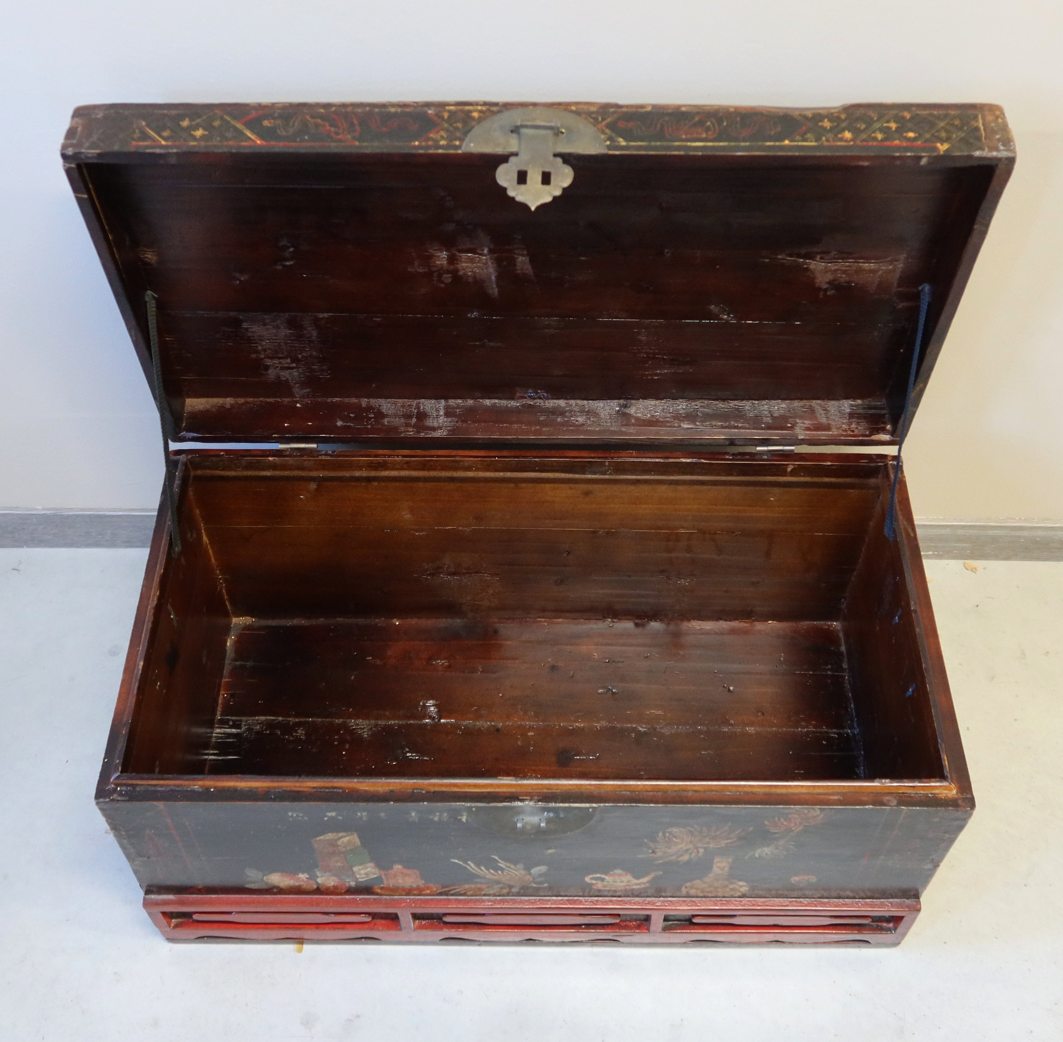 BAULE CINESE DEL GANZU CON BASE