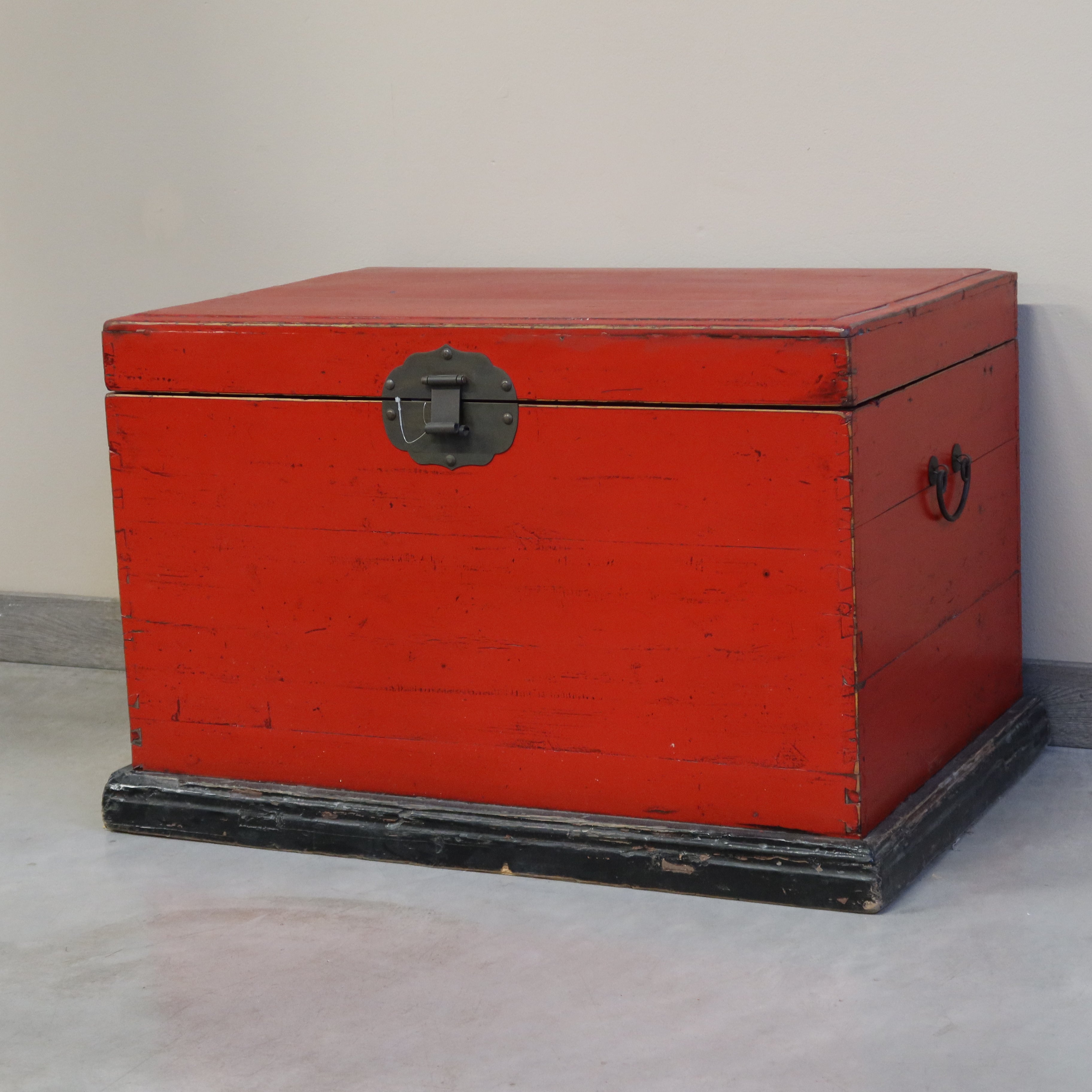 BAULE CINESE LACCA ROSSA