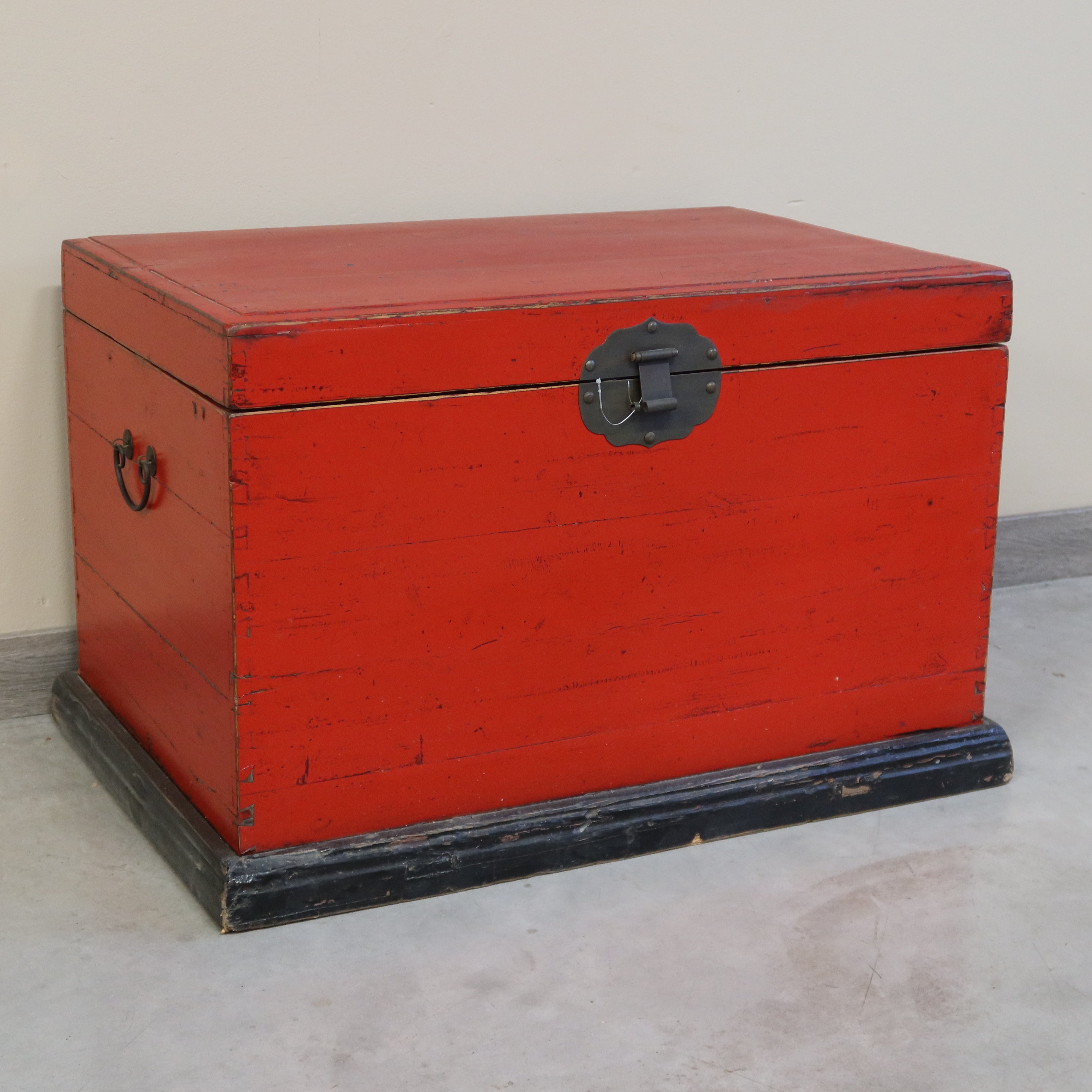 BAULE CINESE LACCA ROSSA