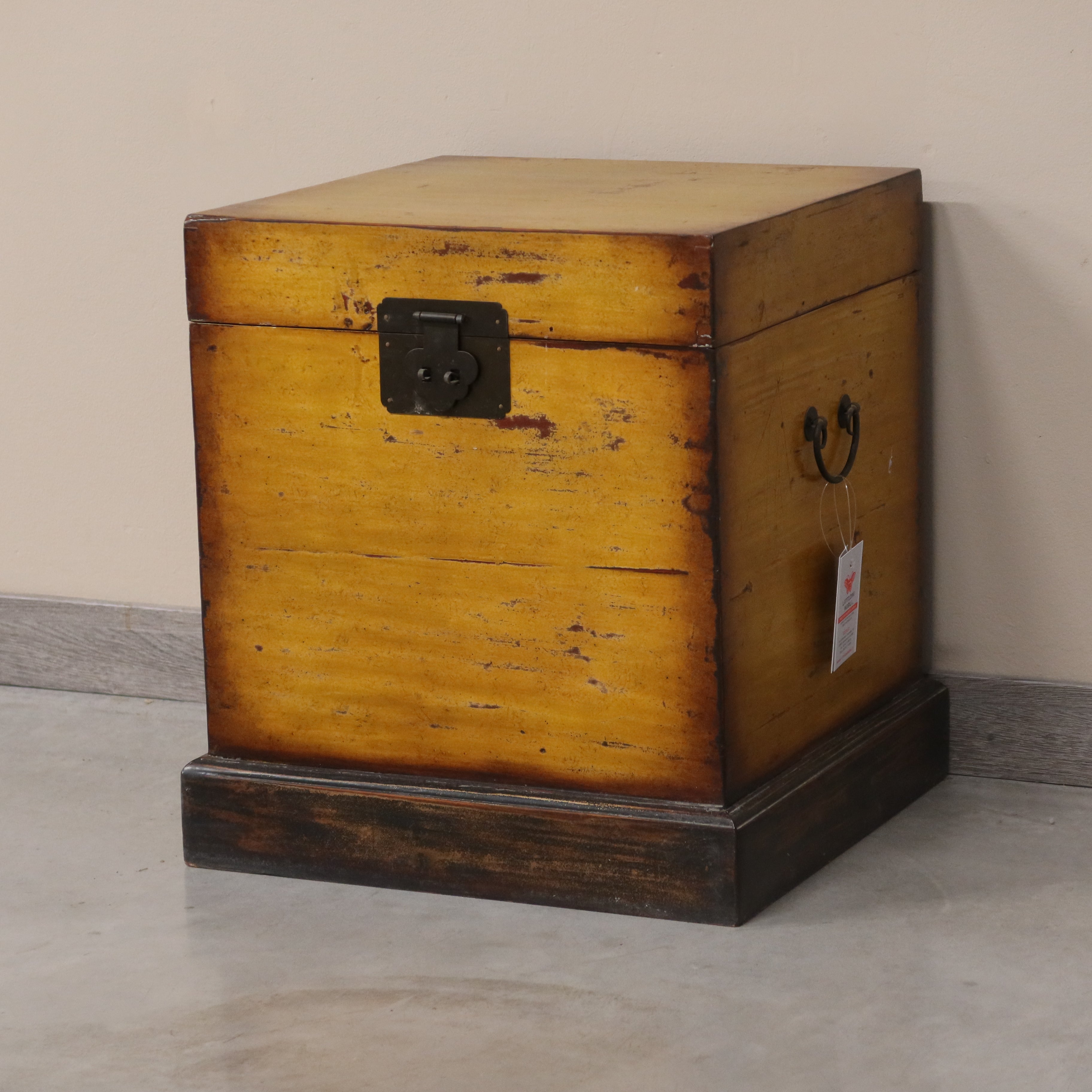 BAULE CUBICO LACCA GIALLA