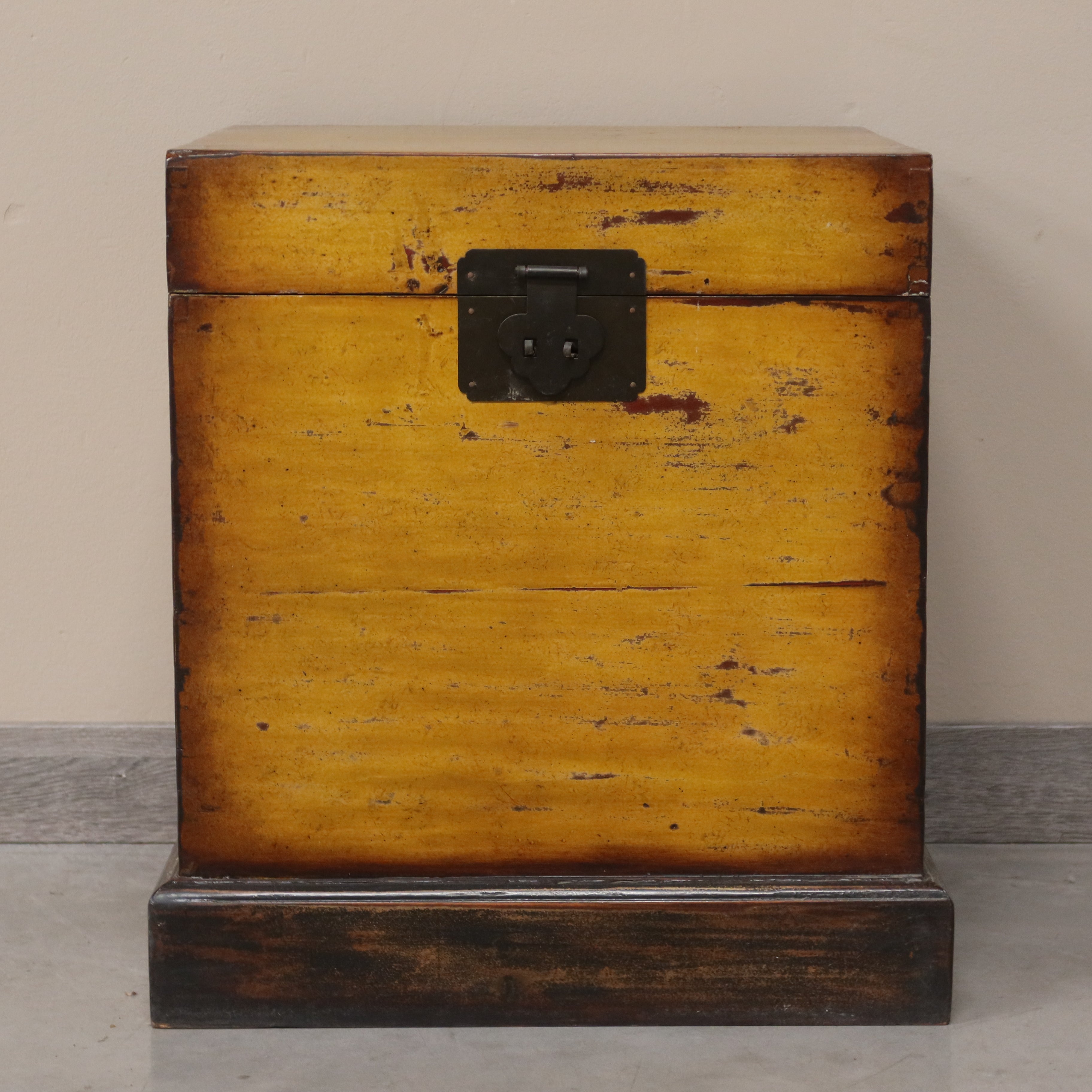 BAULE CUBICO LACCA GIALLA