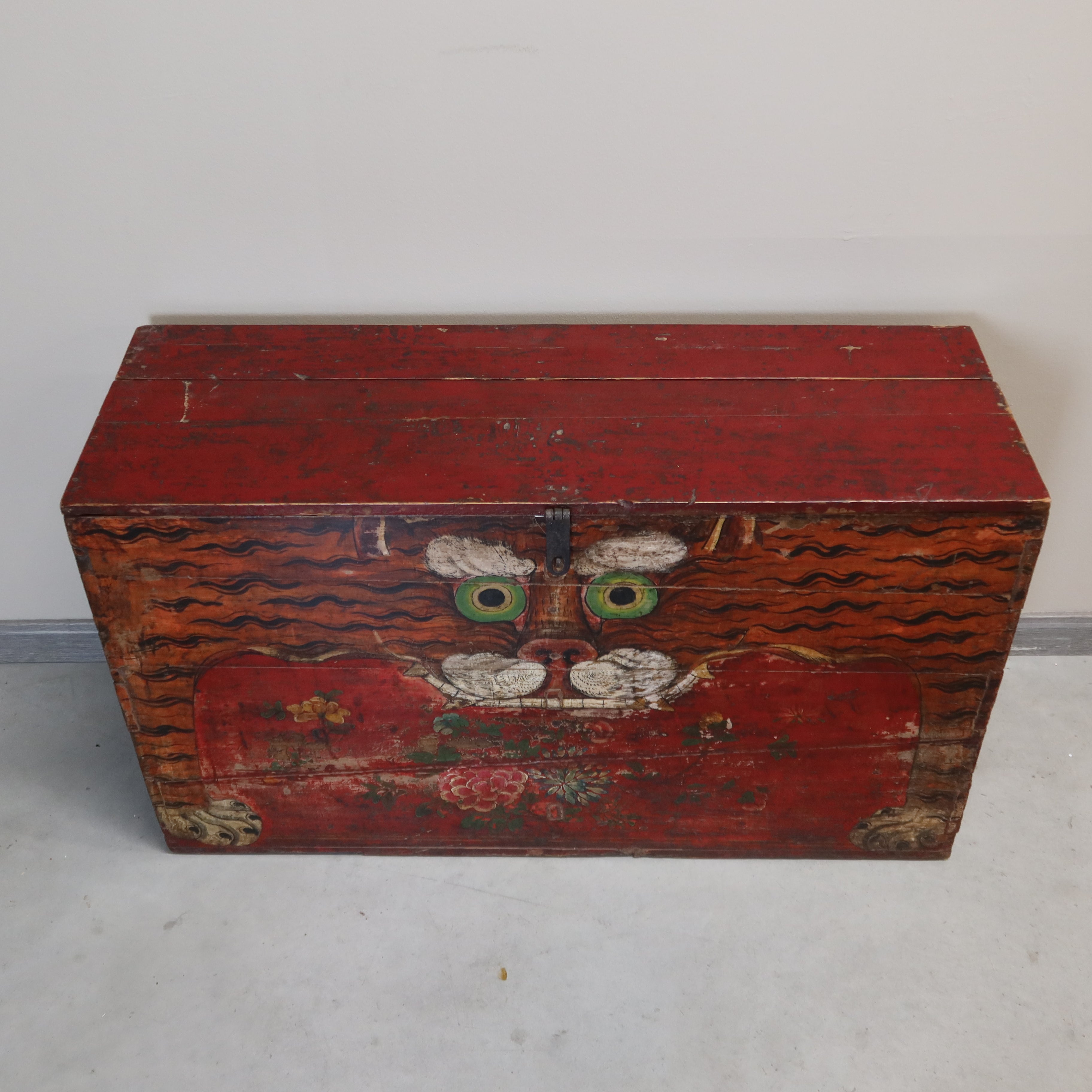 BAULE DEL QINGHAI CON DECORO TIGRE