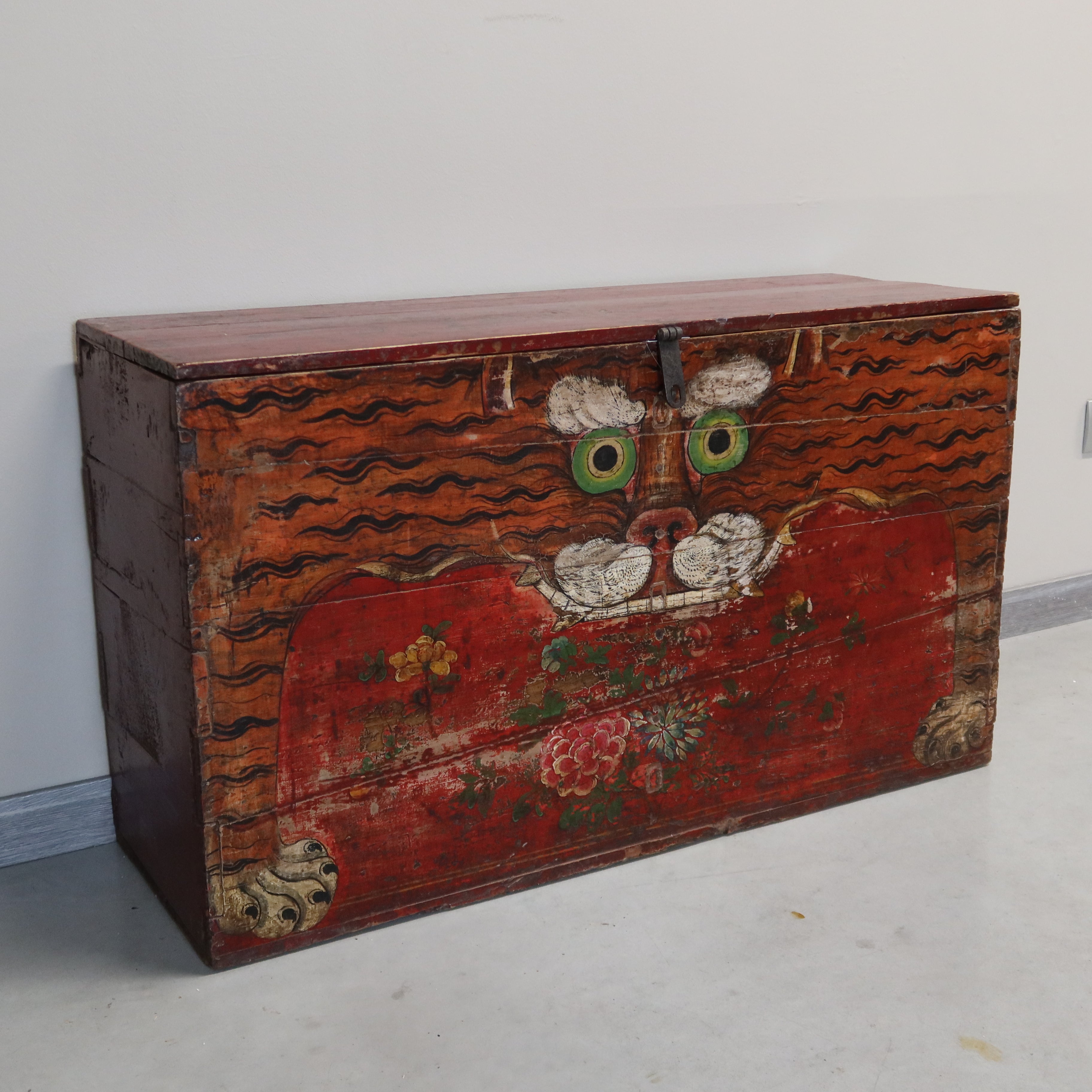BAULE DEL QINGHAI CON DECORO TIGRE