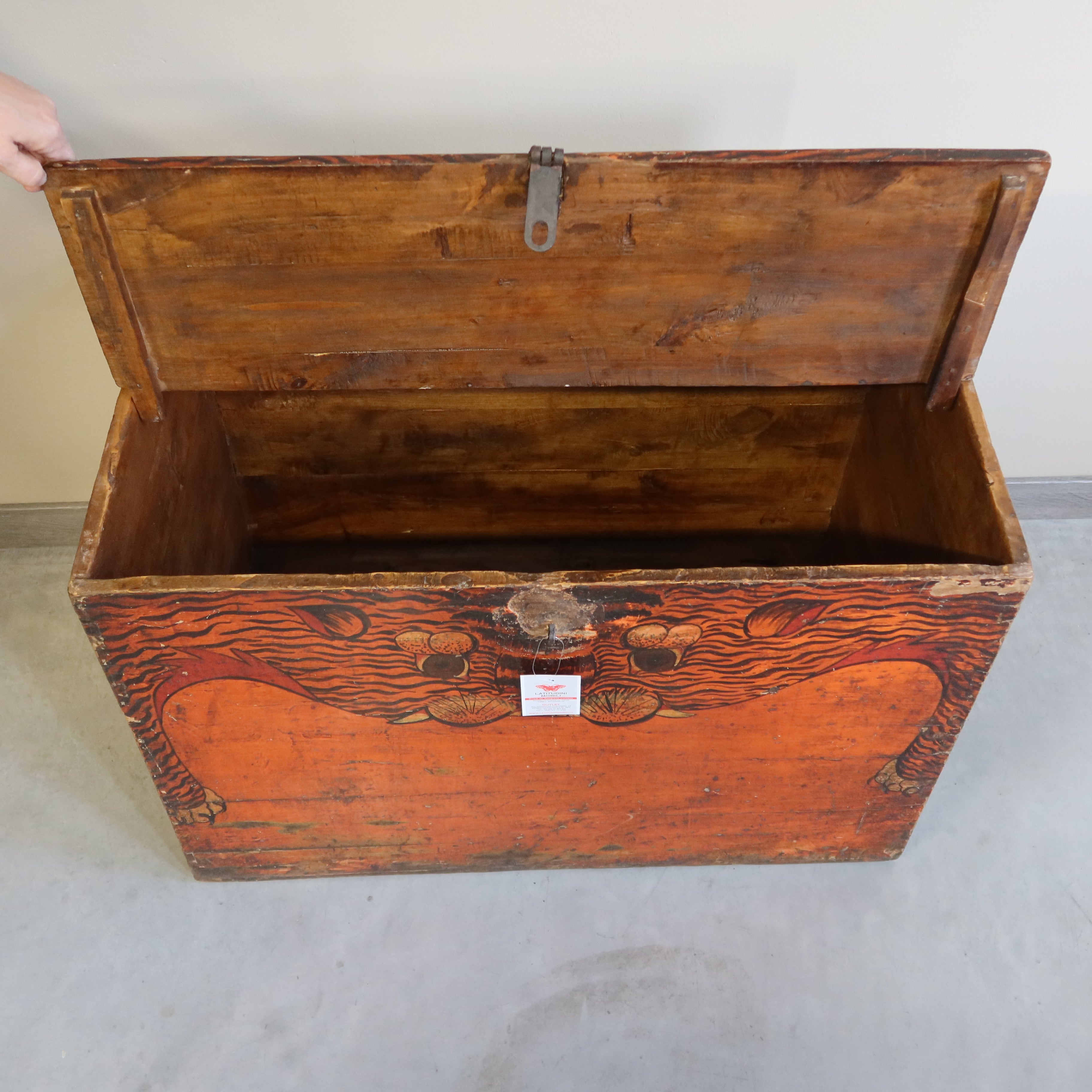 BAULE DEL QINGHAI CON DECORO TIGRE