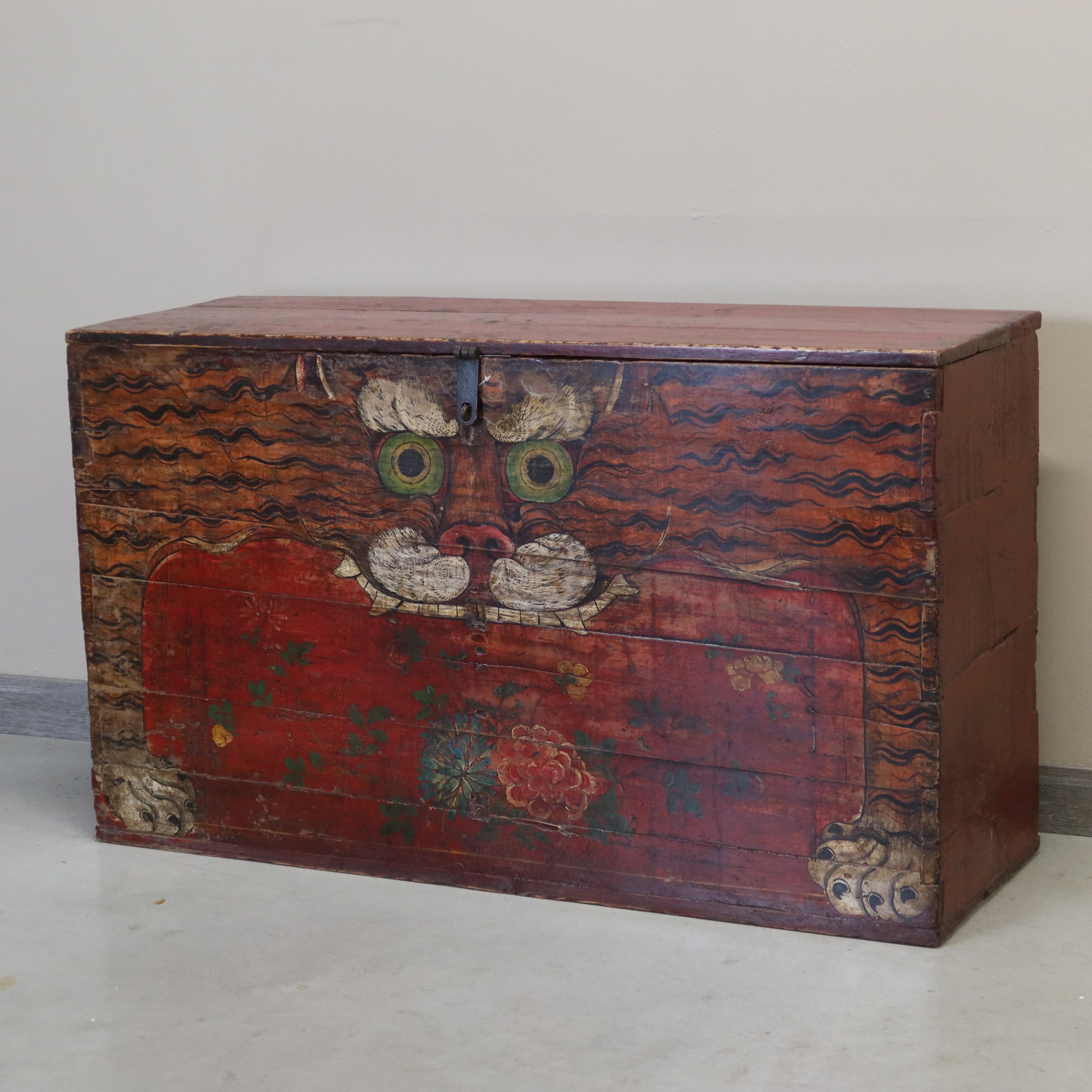 BAULE DEL QINGHAI CON DECORO TIGRE