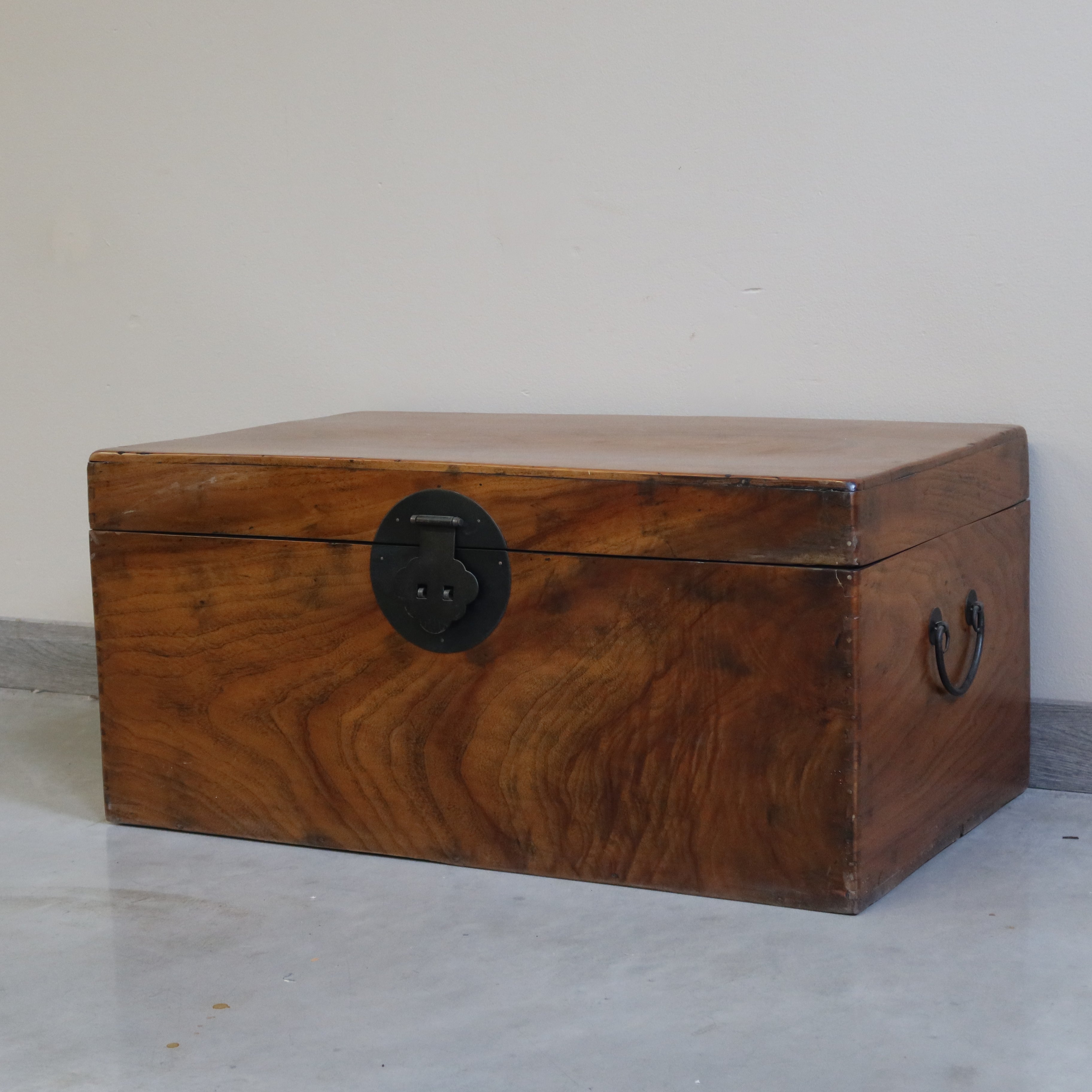 BAULE CINESE IN CANFORA