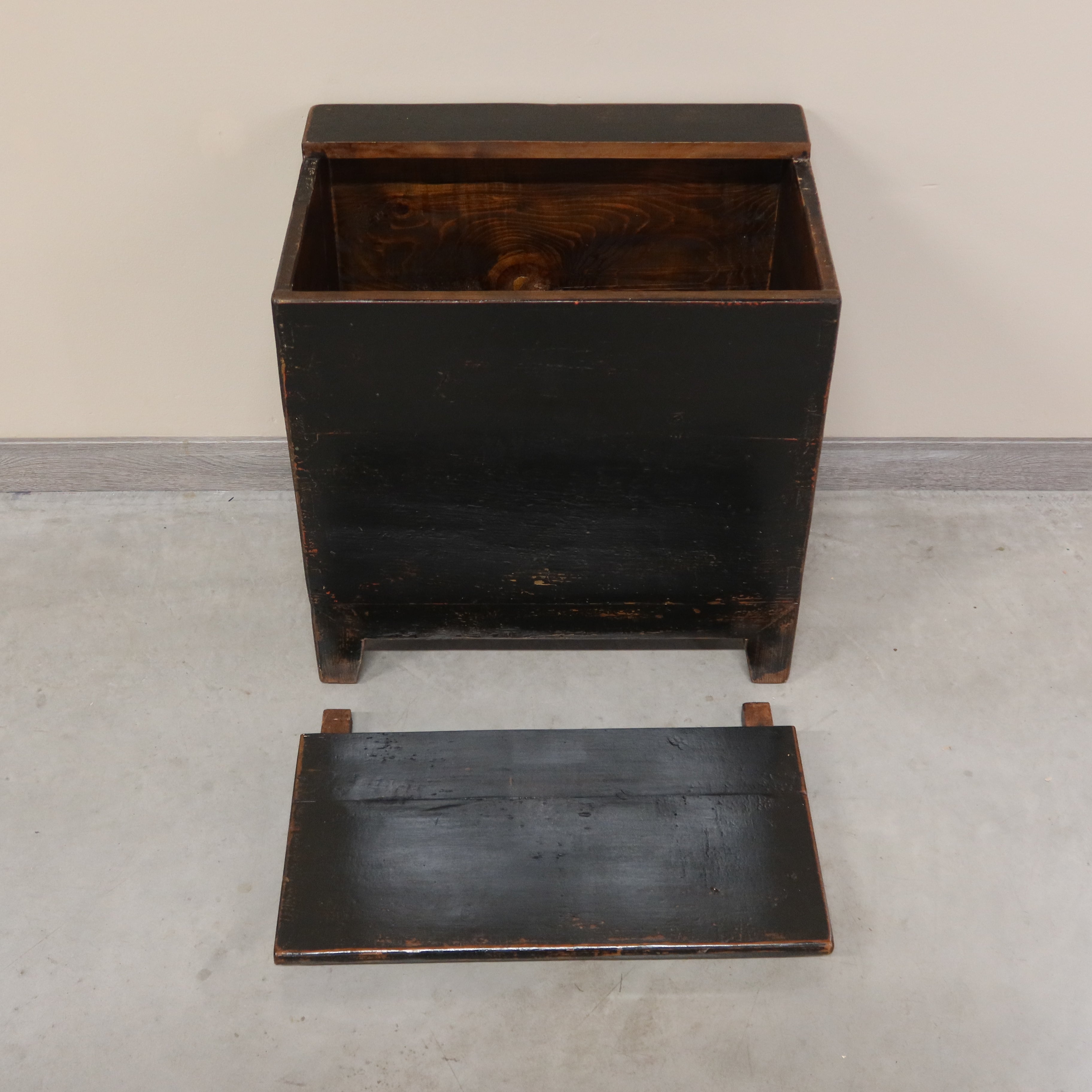 BAULE MONEY CHEST LACCA NERA