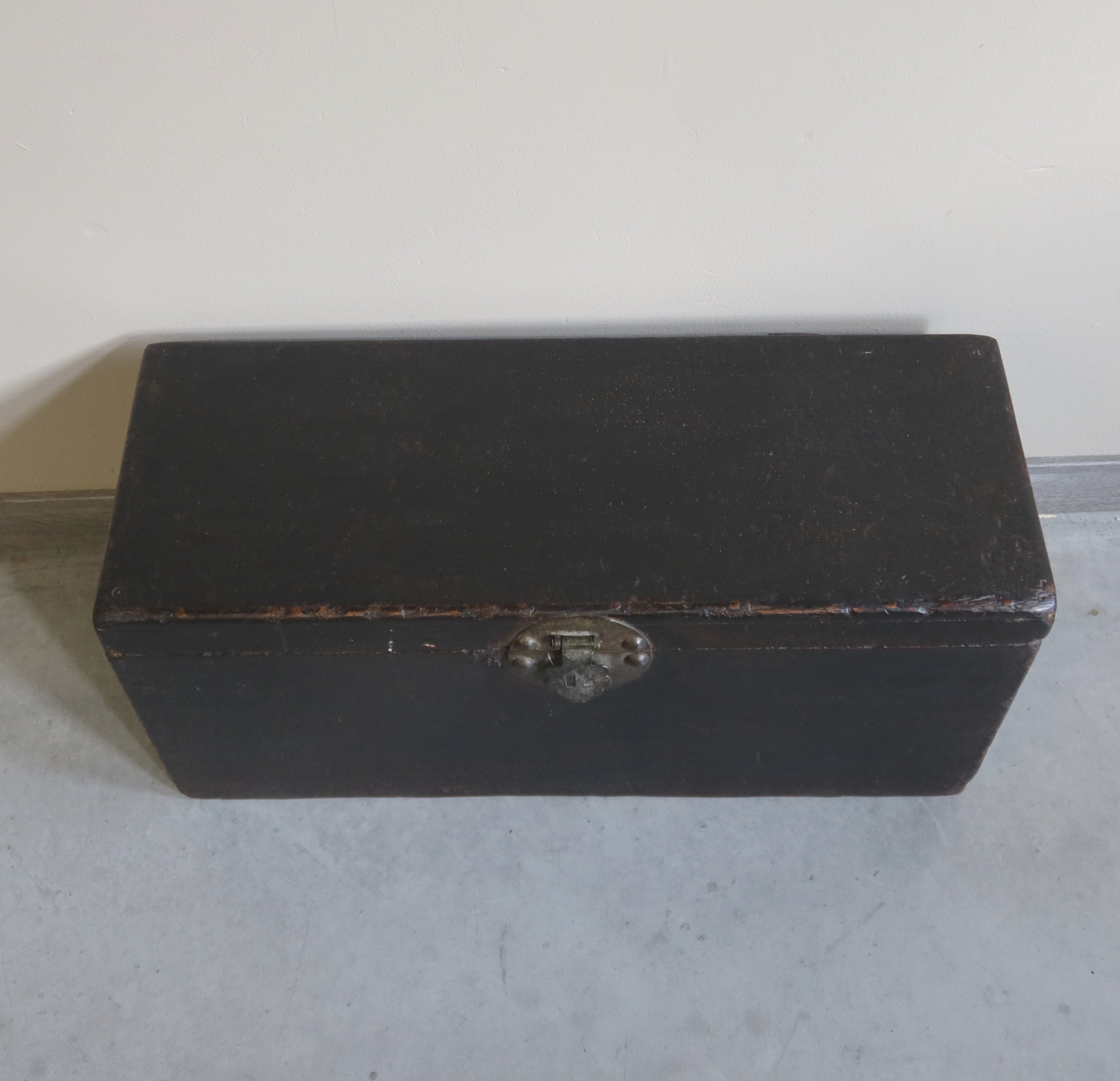 BAULE CINESE LACCA SCURA