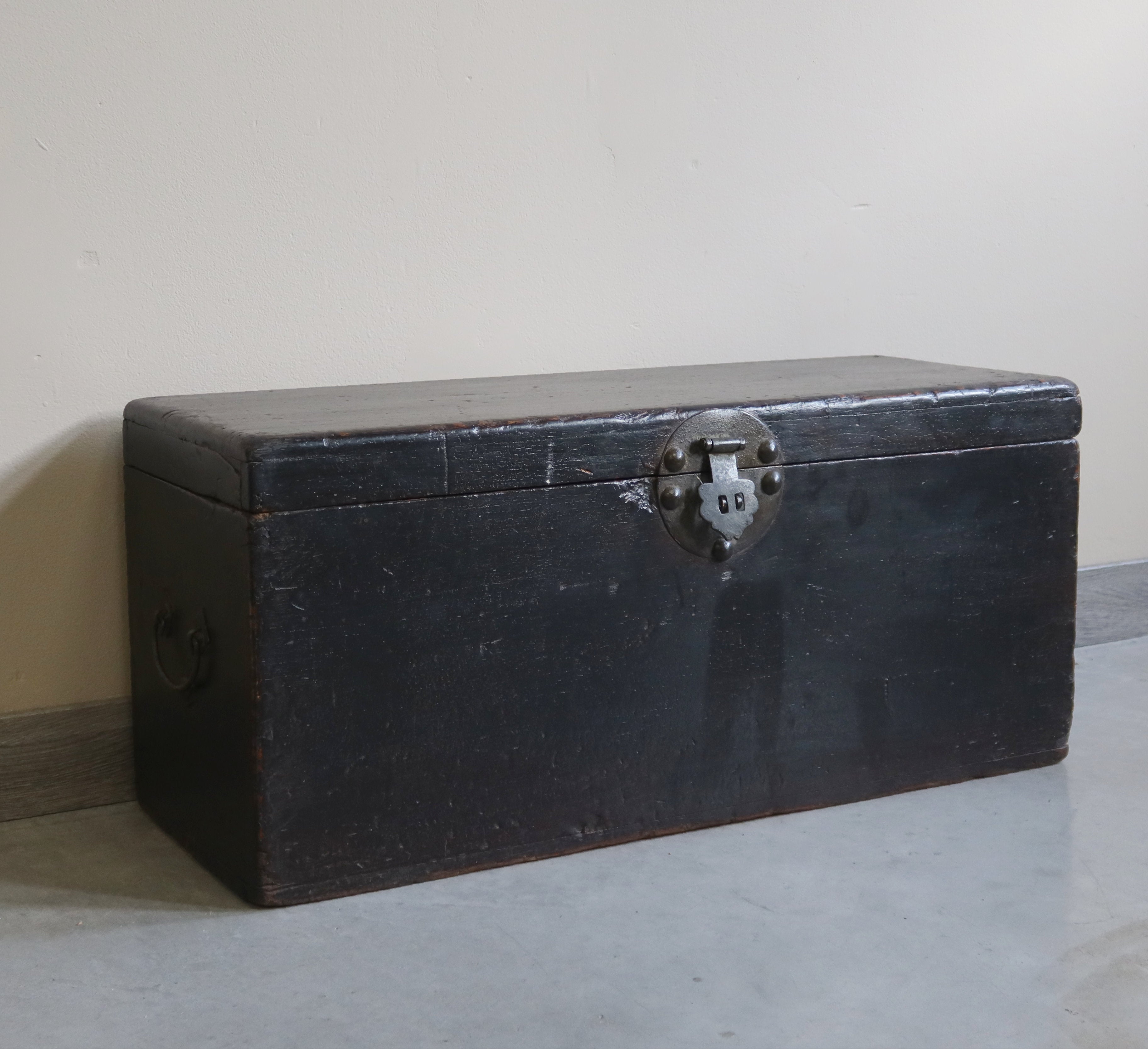 BAULE CINESE LACCA SCURA