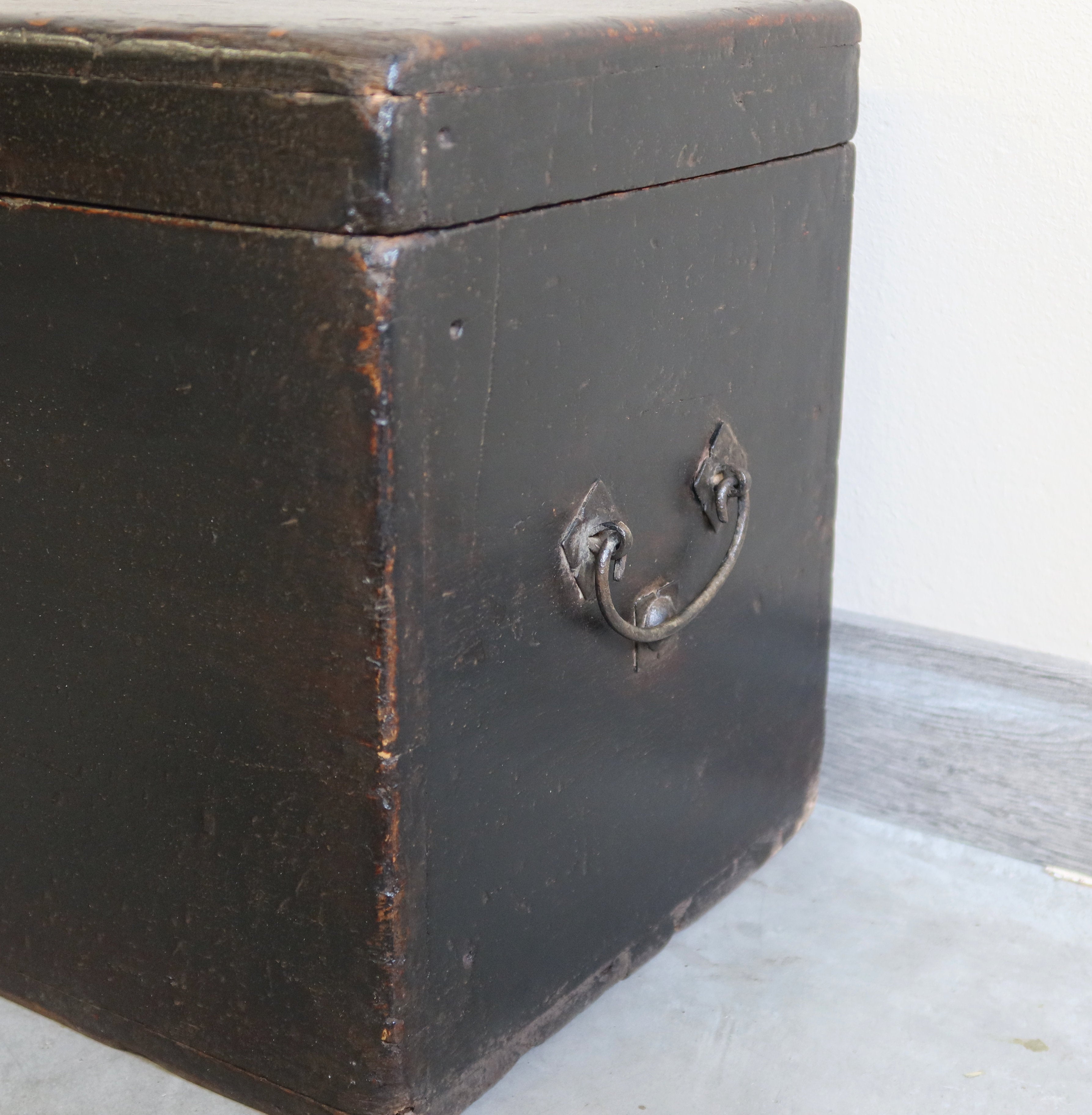 BAULE CINESE LACCA SCURA