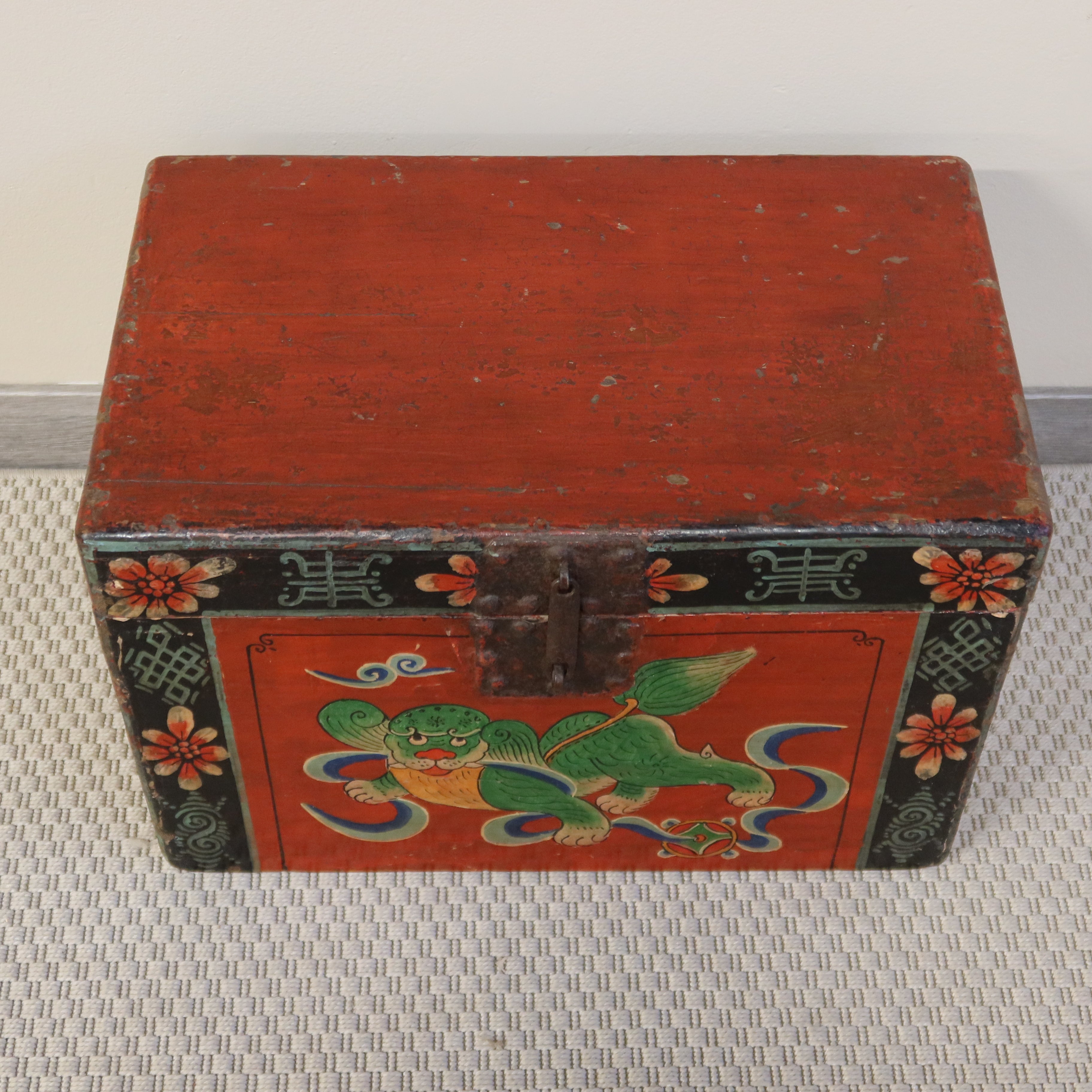 BAULE MONGOLIA DECORO LEONCANE