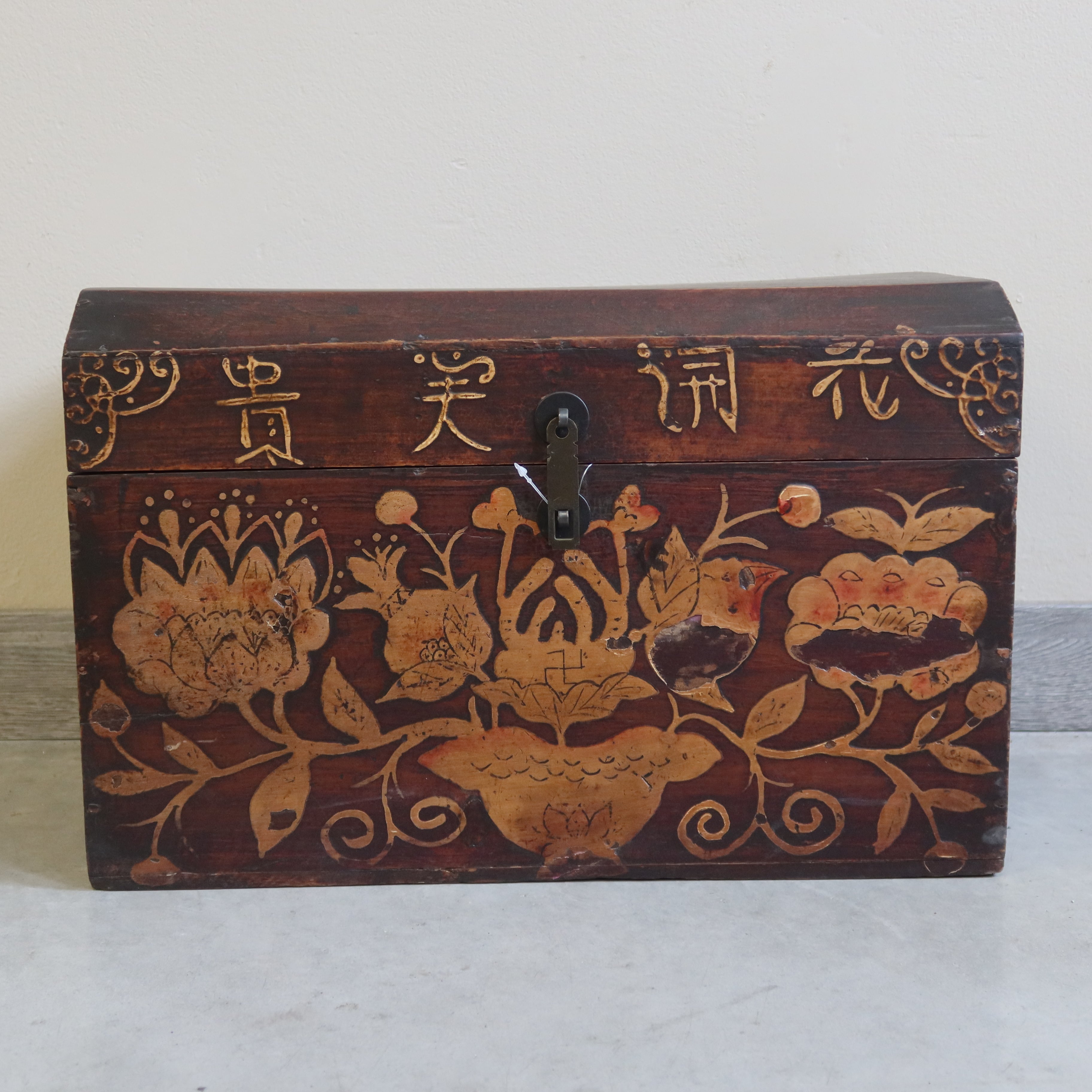 BAULE CINESE DECORO RILIEVO