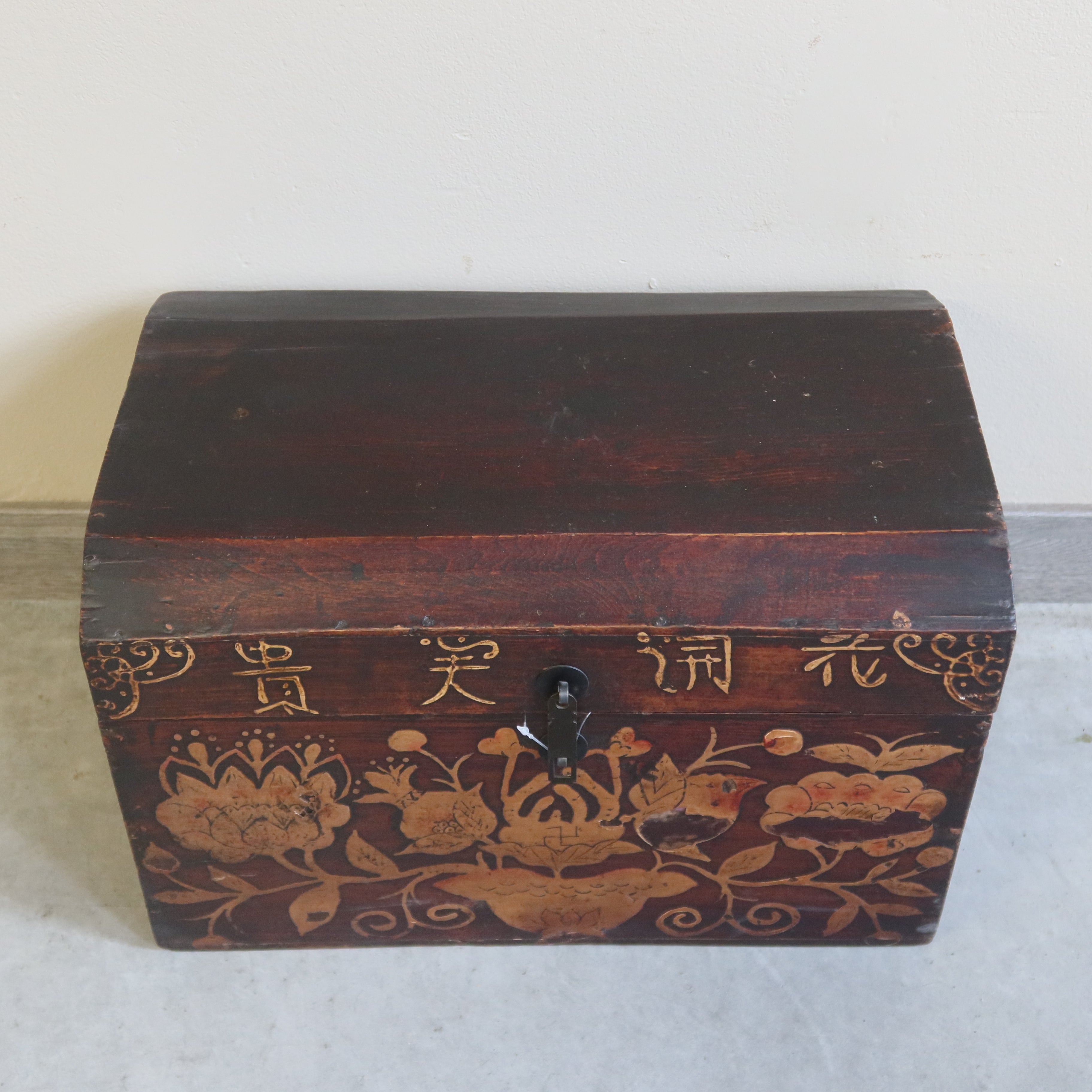 BAULE CINESE DECORO RILIEVO