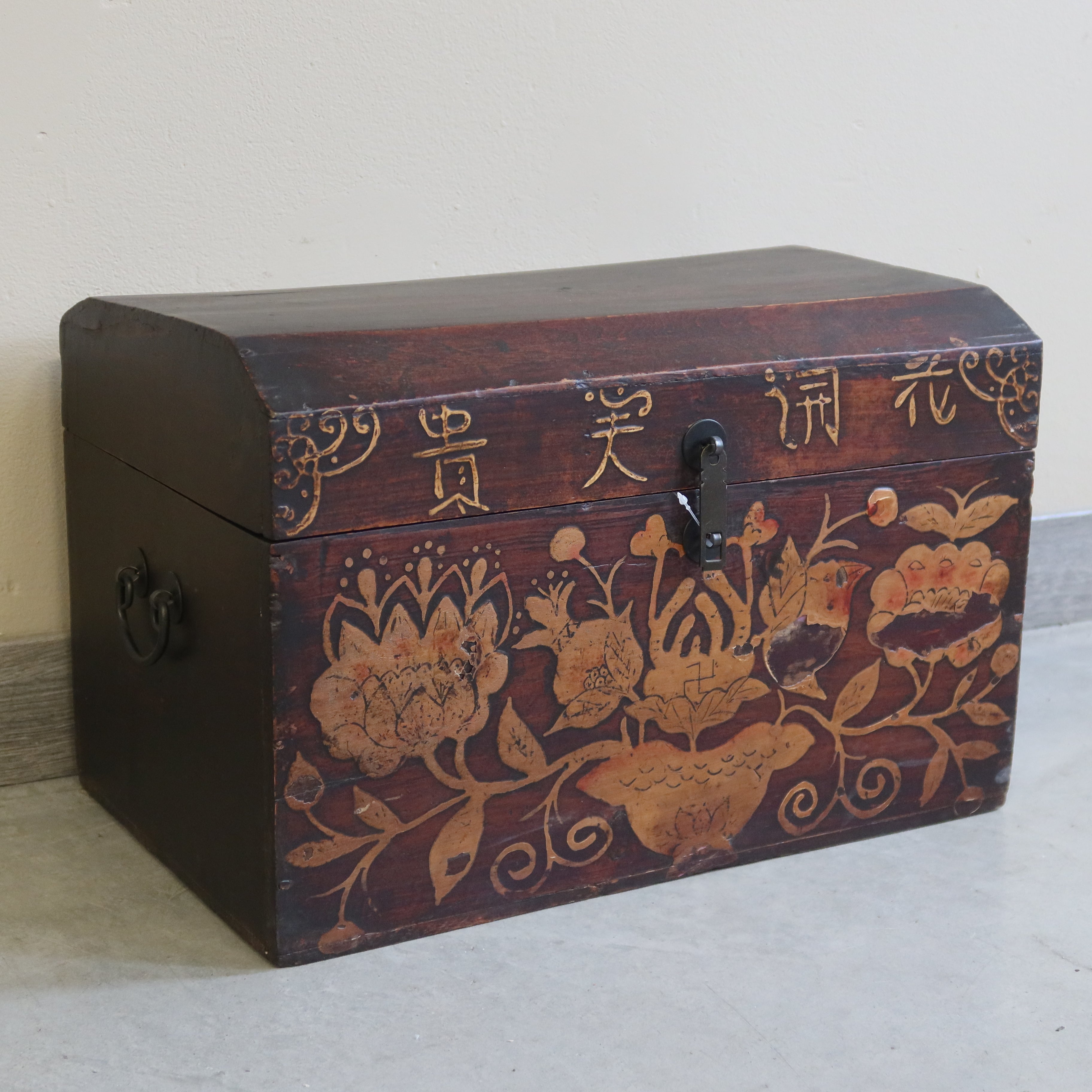 BAULE CINESE DECORO RILIEVO