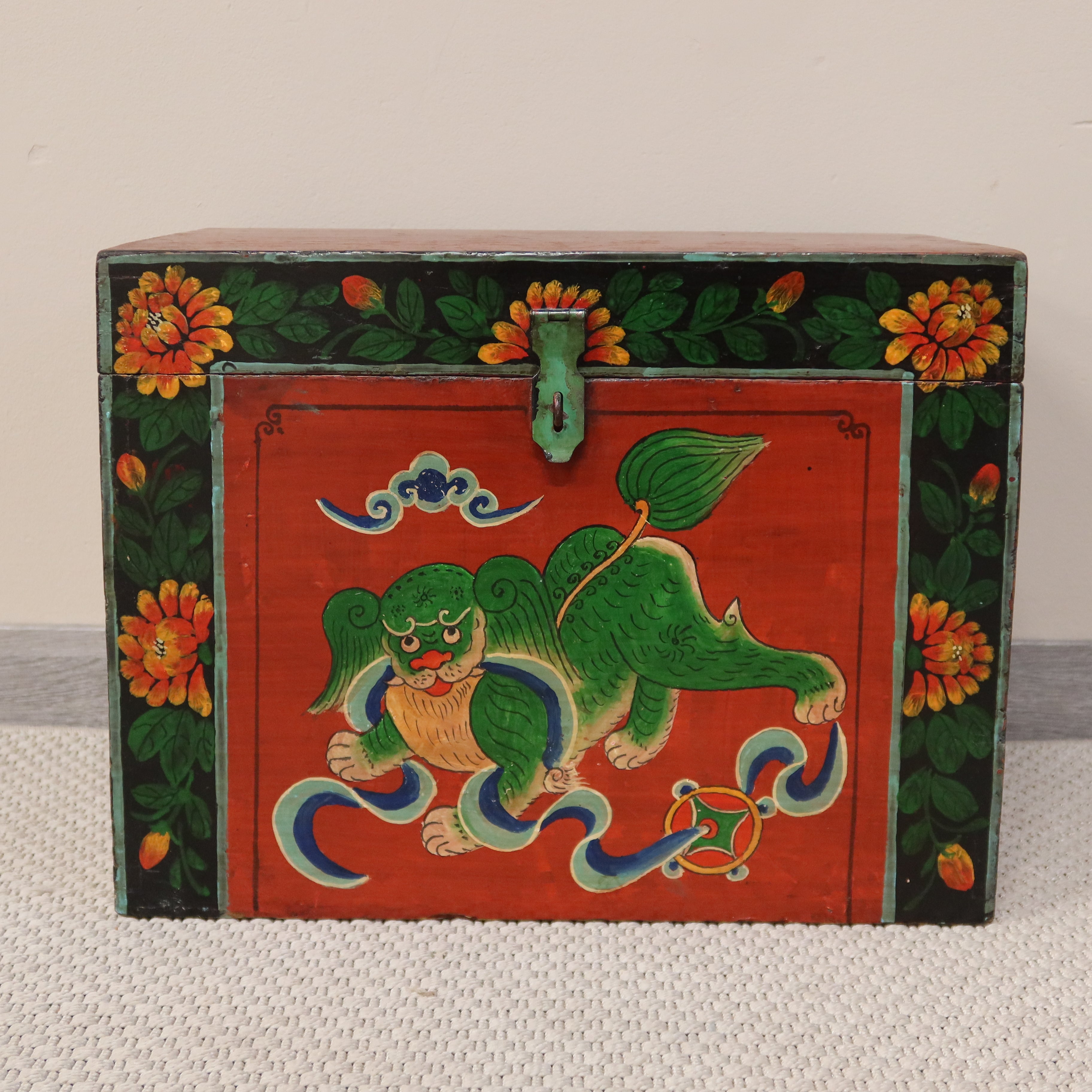 BAULE MONGOLIA DECORO LEONCANE