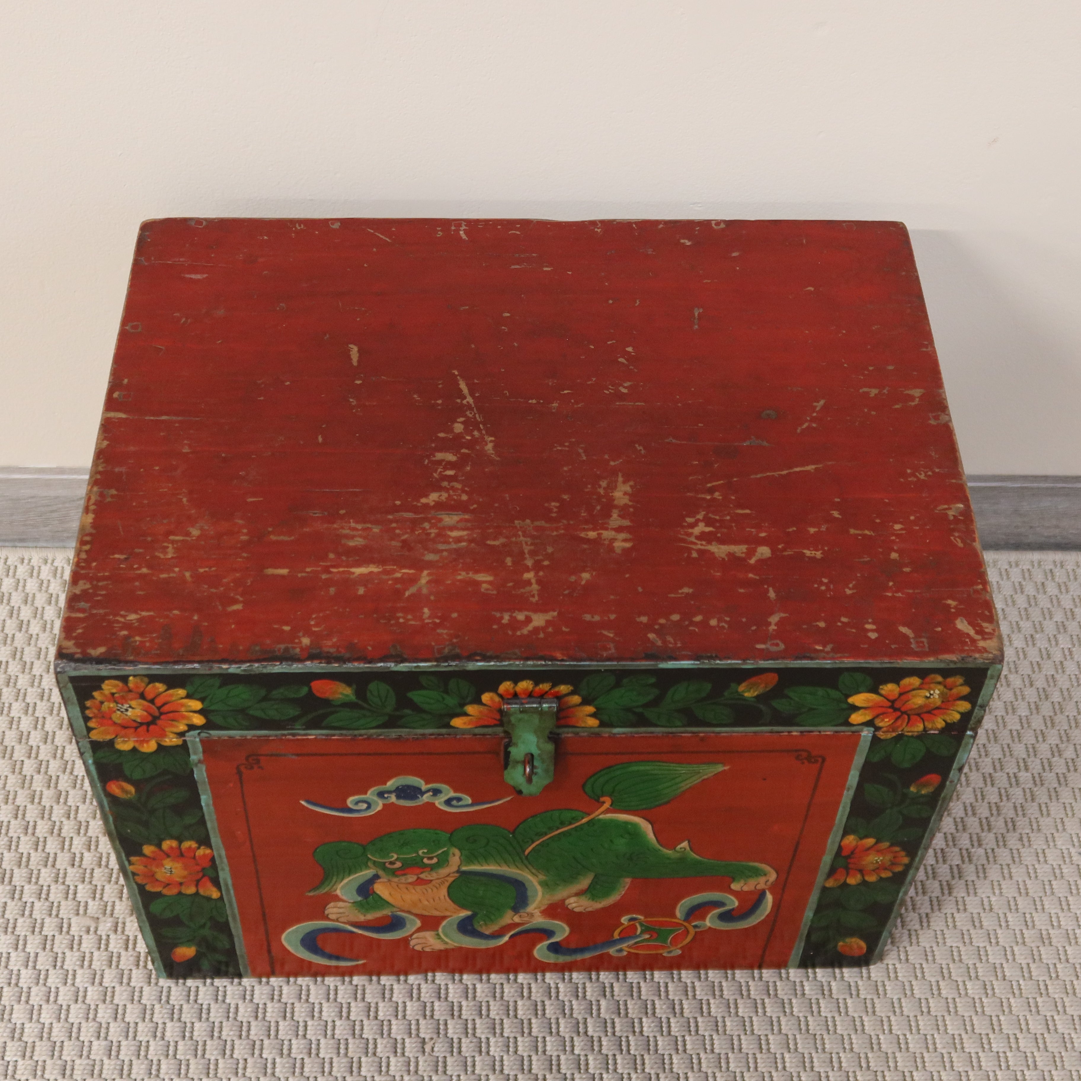 BAULE MONGOLIA DECORO LEONCANE