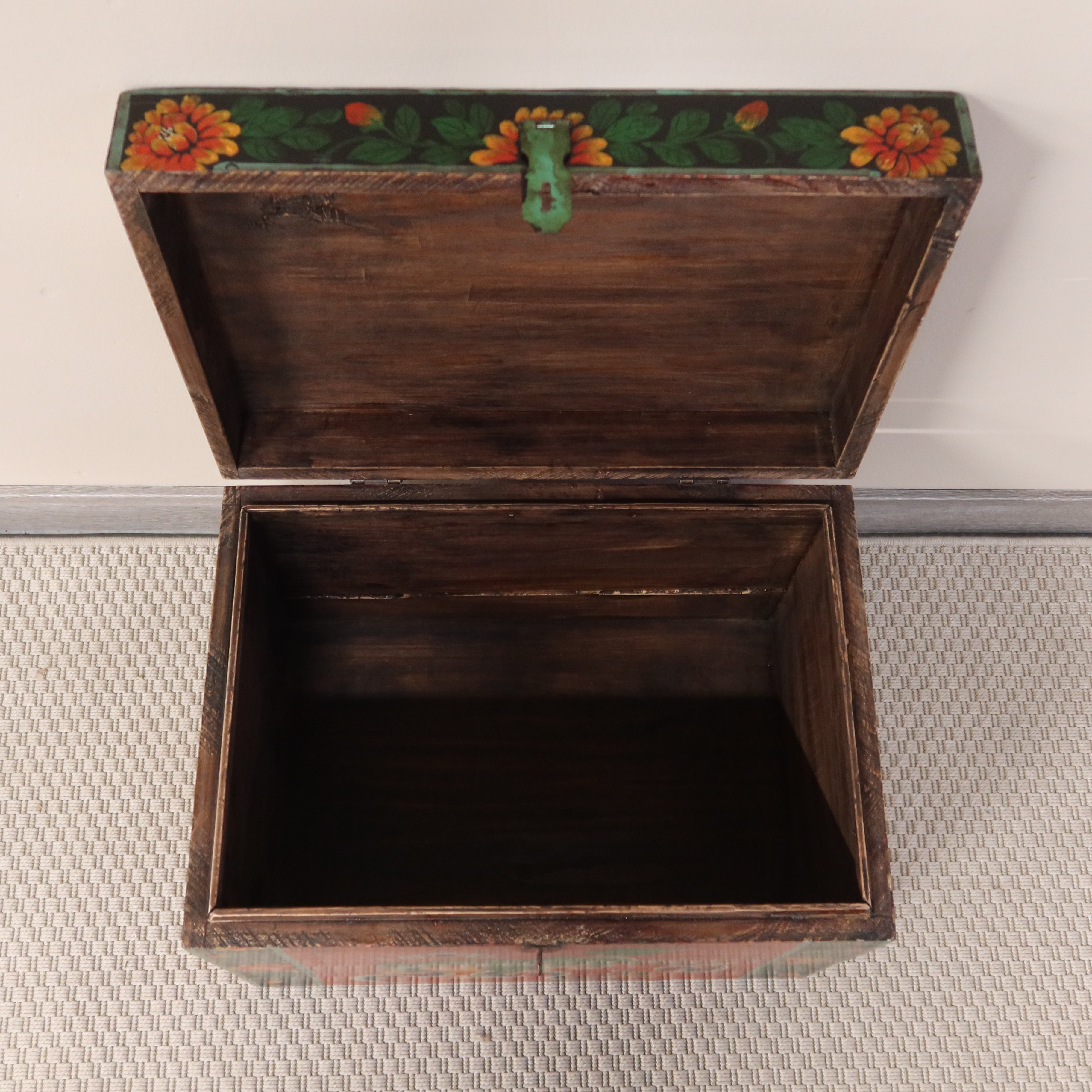 BAULE MONGOLIA DECORO LEONCANE