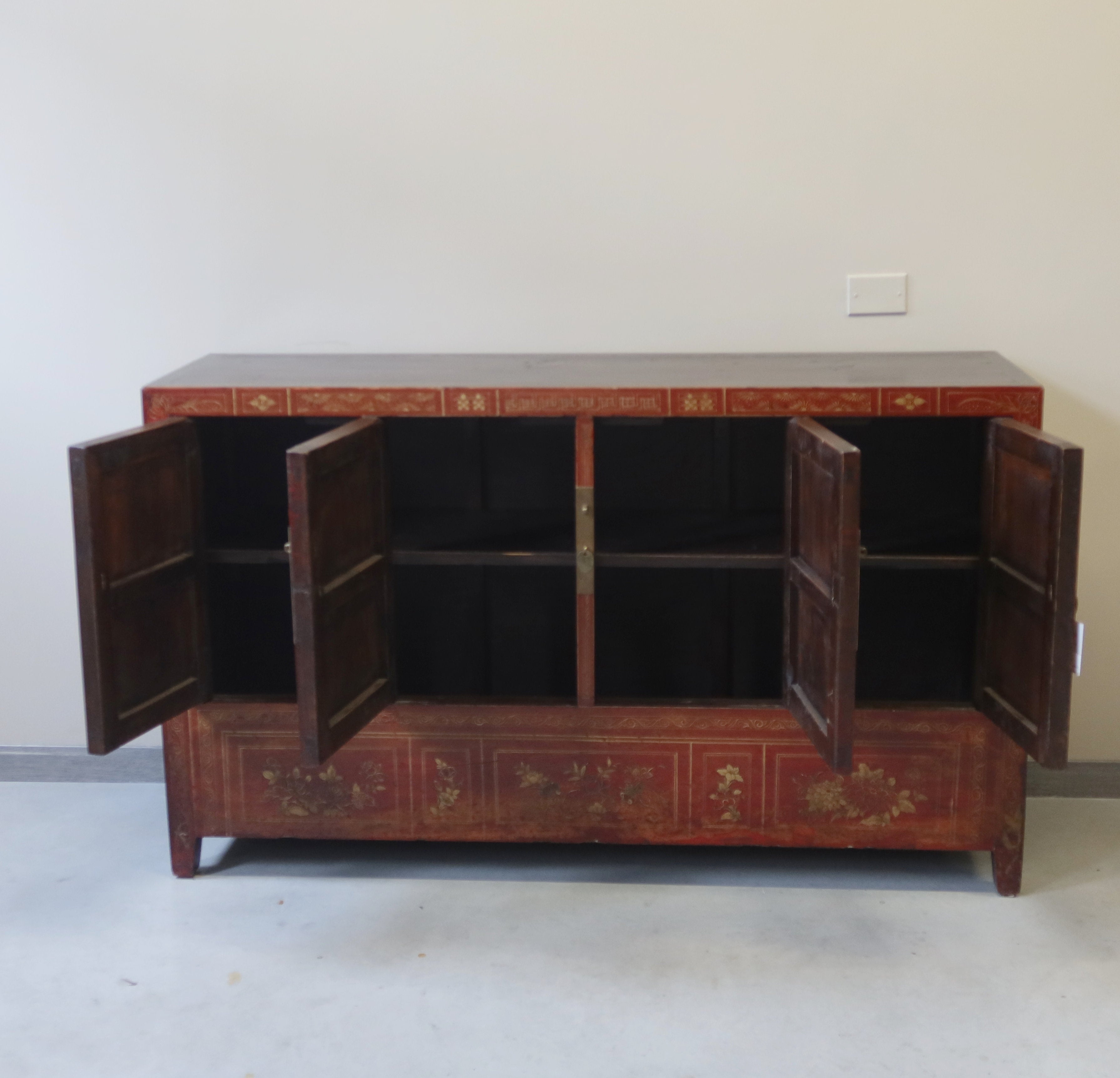 BUFFET CINESE DECORATO DEL DONGBEI