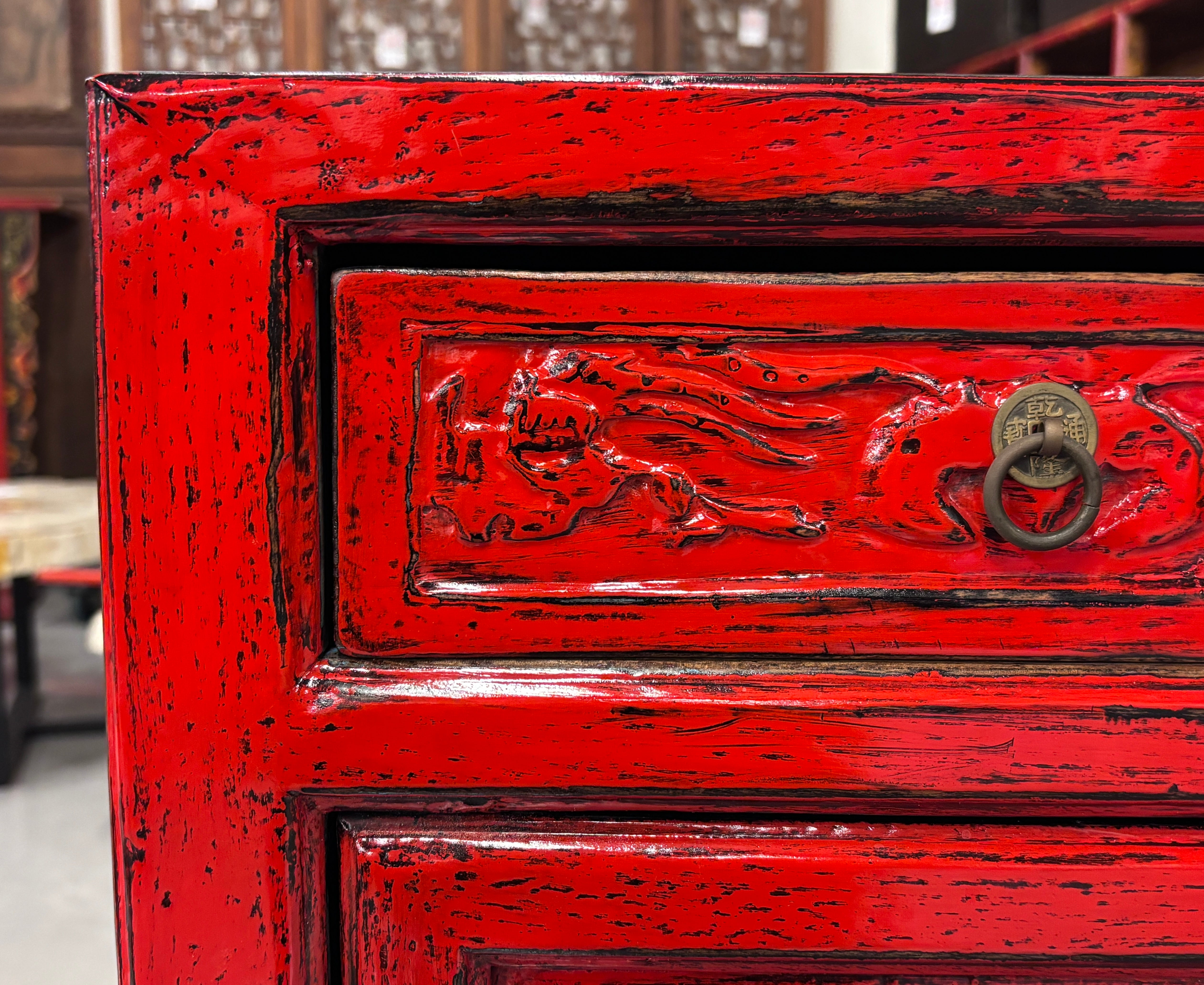 CREDENZINO CINESE IN LACCA ROSSA