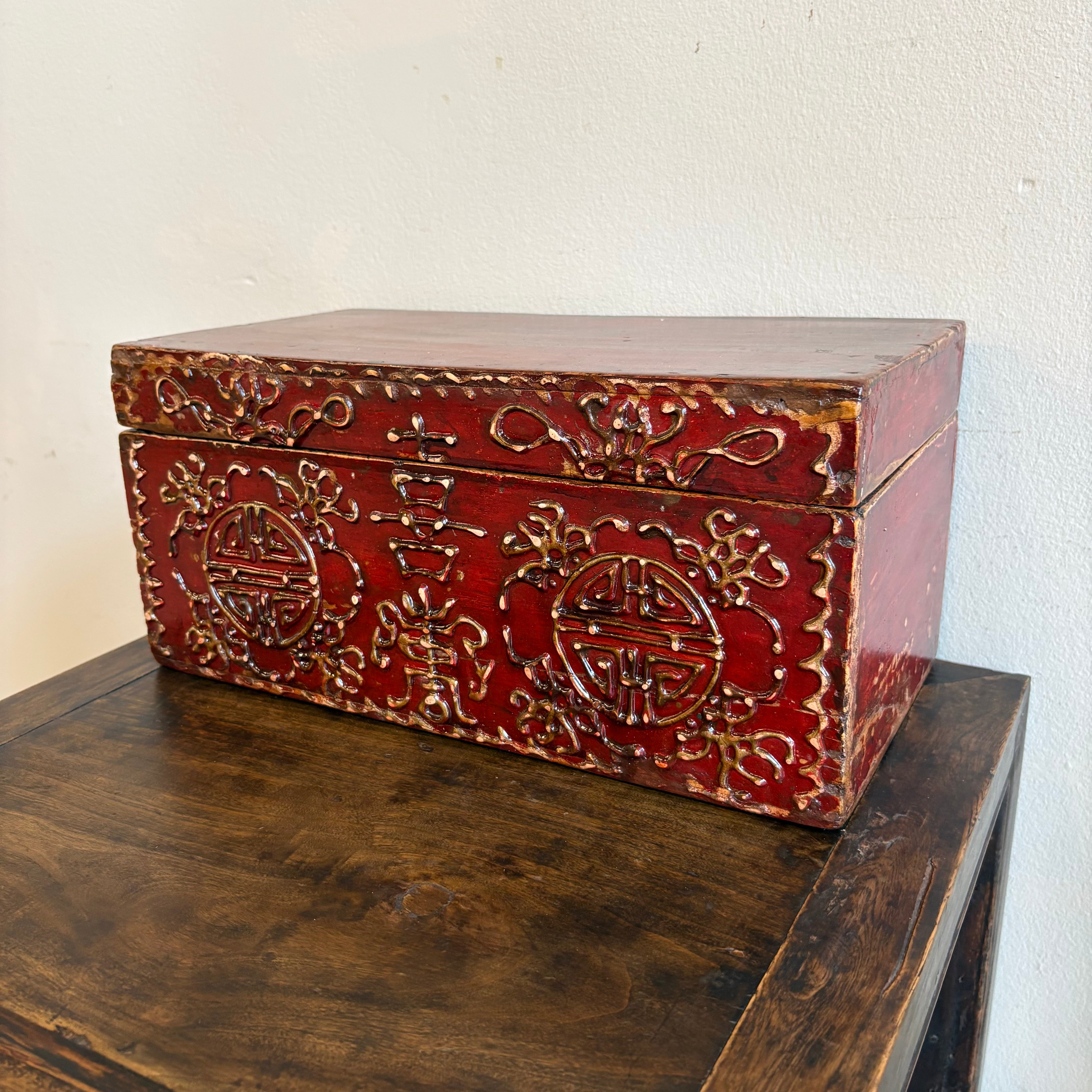 SCATOLA MONGOLIA CON DECORO A RILIEVO