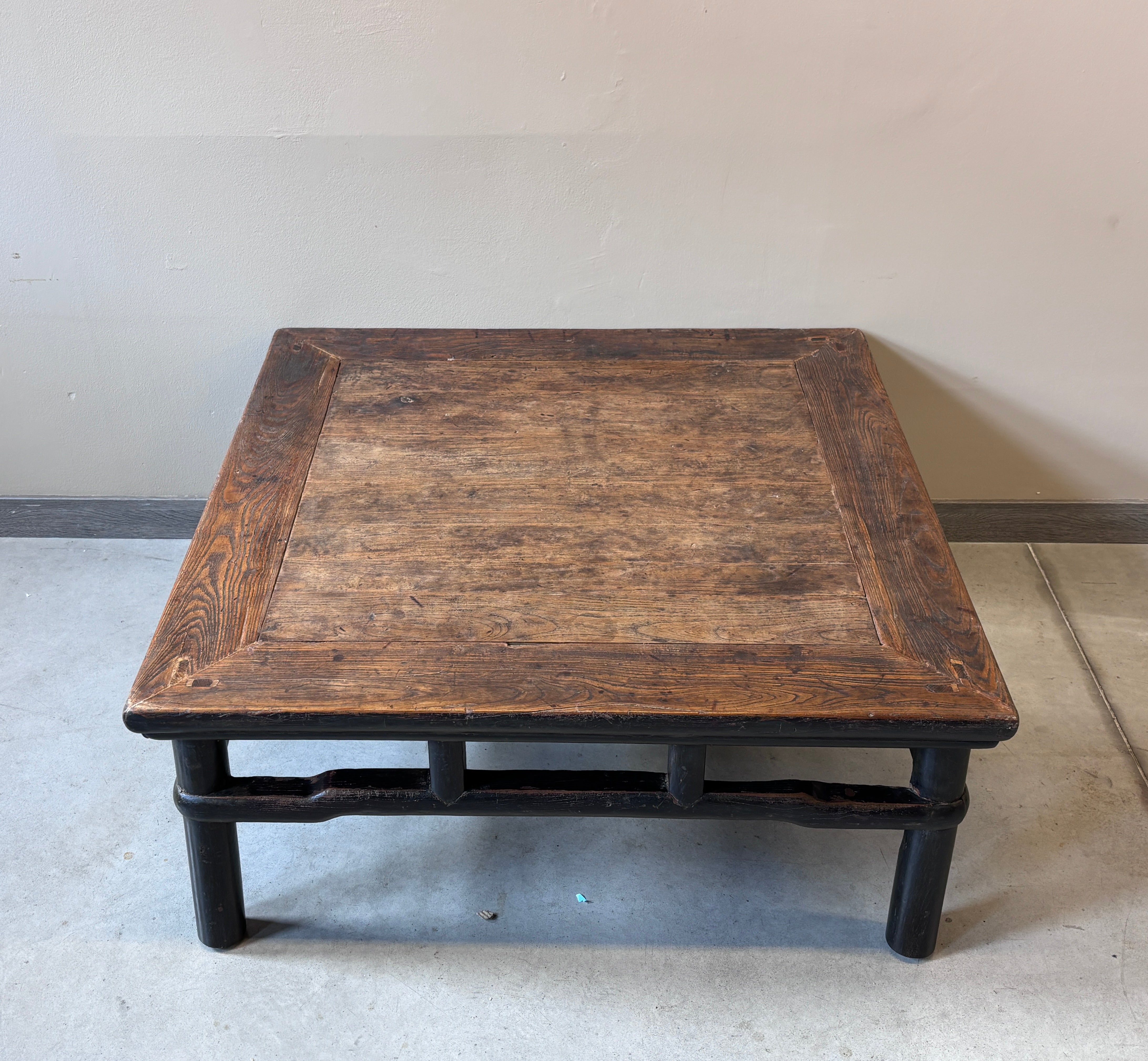 TAVOLO CINESE IN OLMO GAMBE TONDE