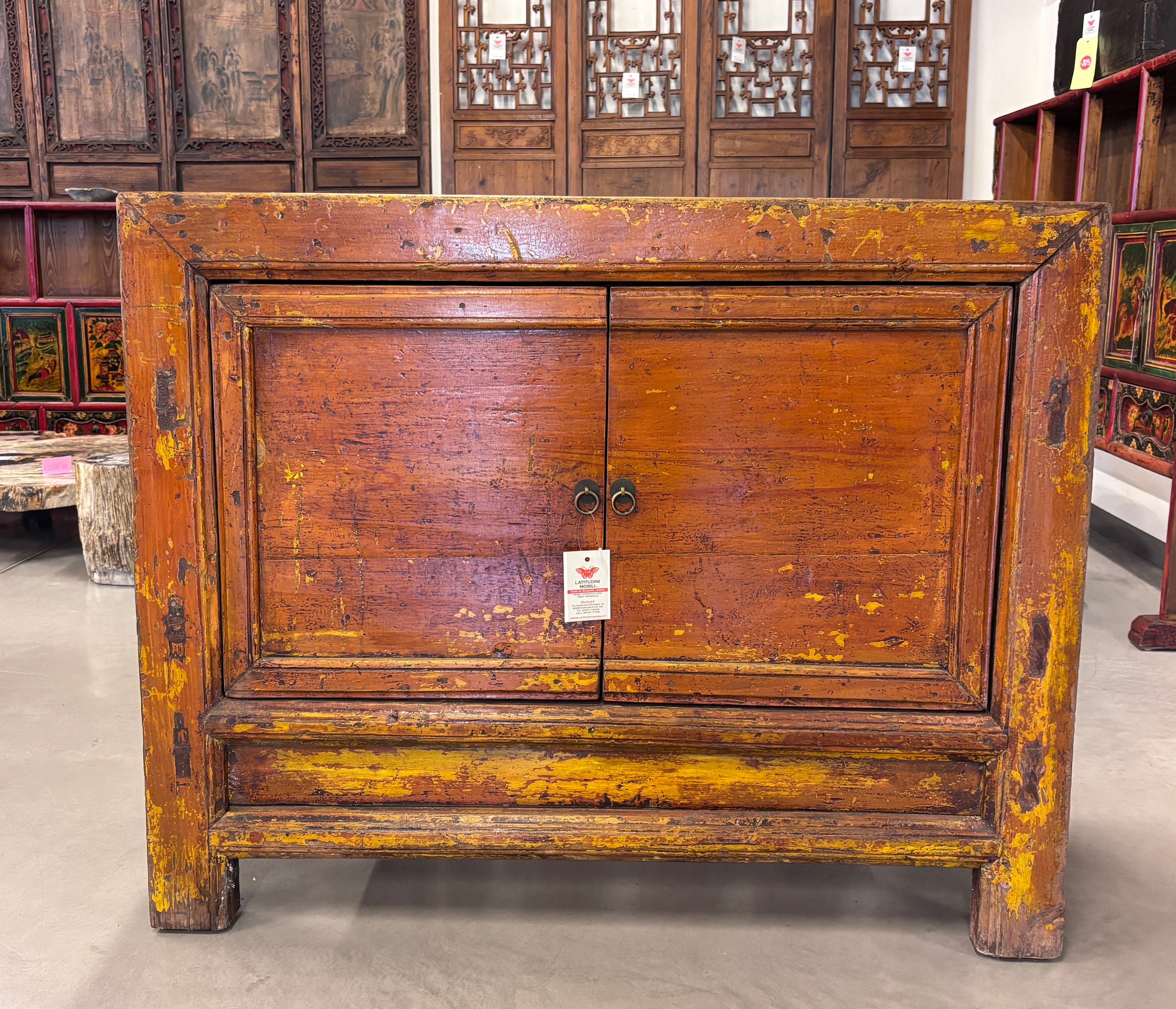 MADIA GANZU 2 ANTE CON CORNICE A SBALZO