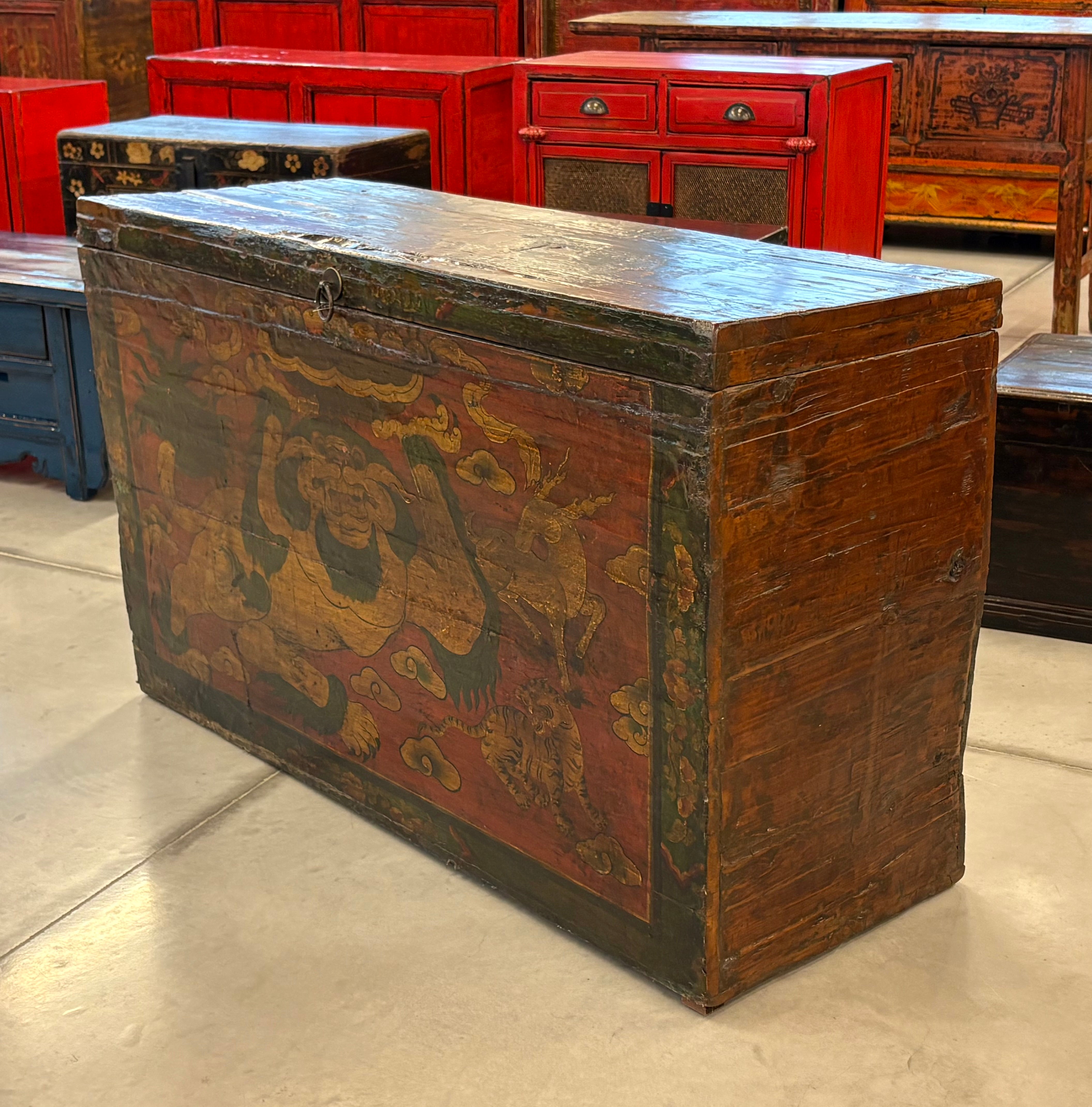 GRANDE BAULE DECORATO TIBETANO
