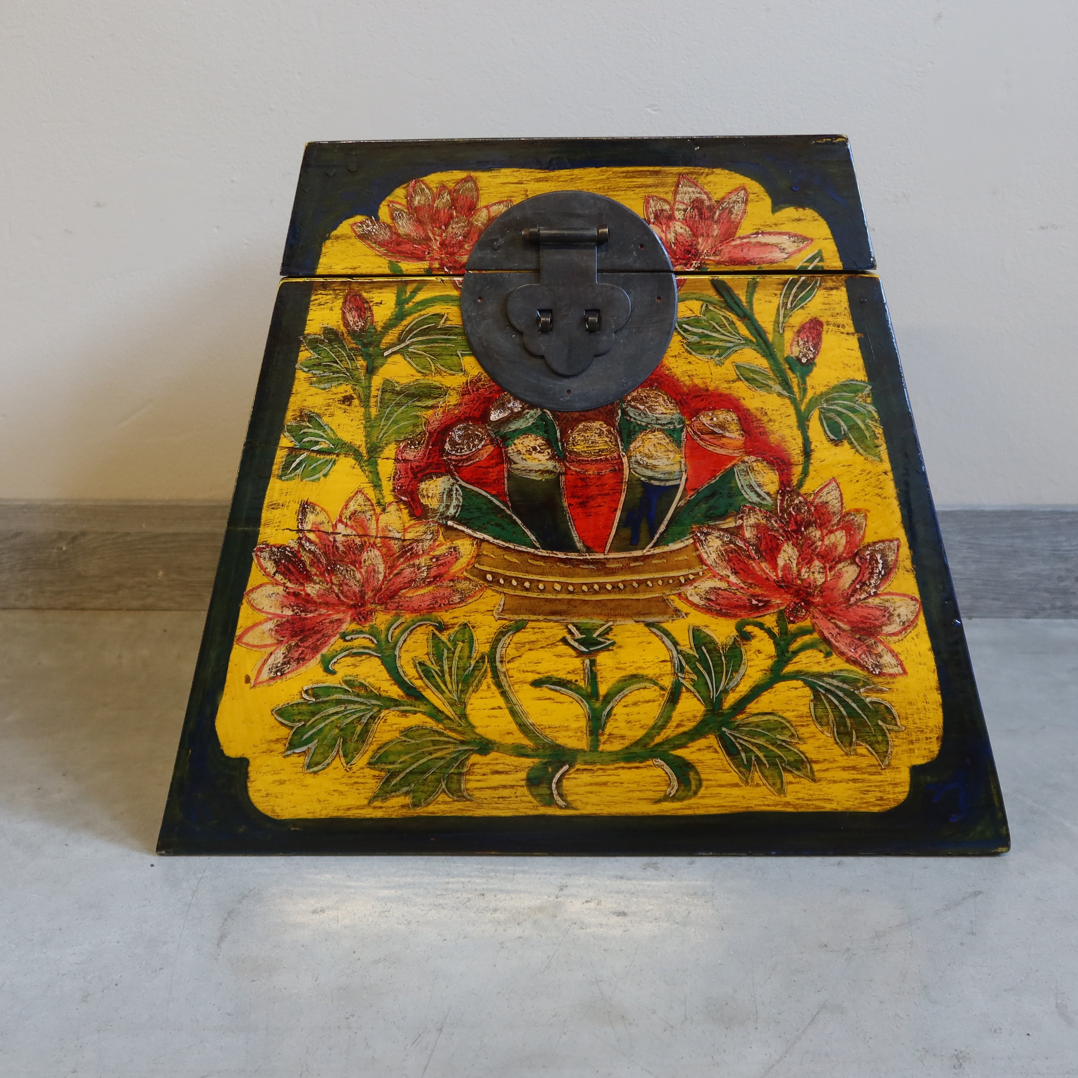 BAULETTO DECORATO TIBETANO