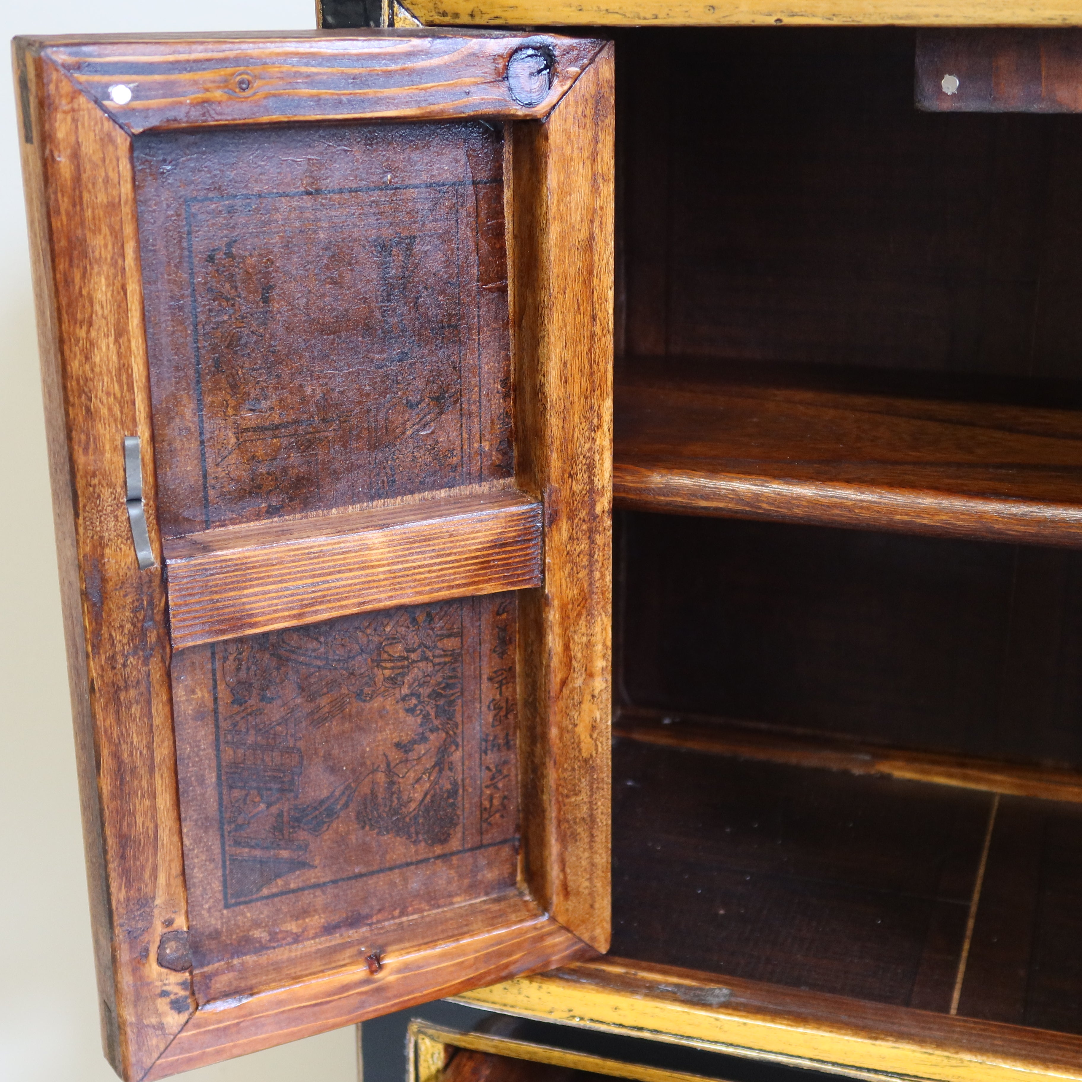 COLONNINA MONGOLIA ANTE E CASSETTI