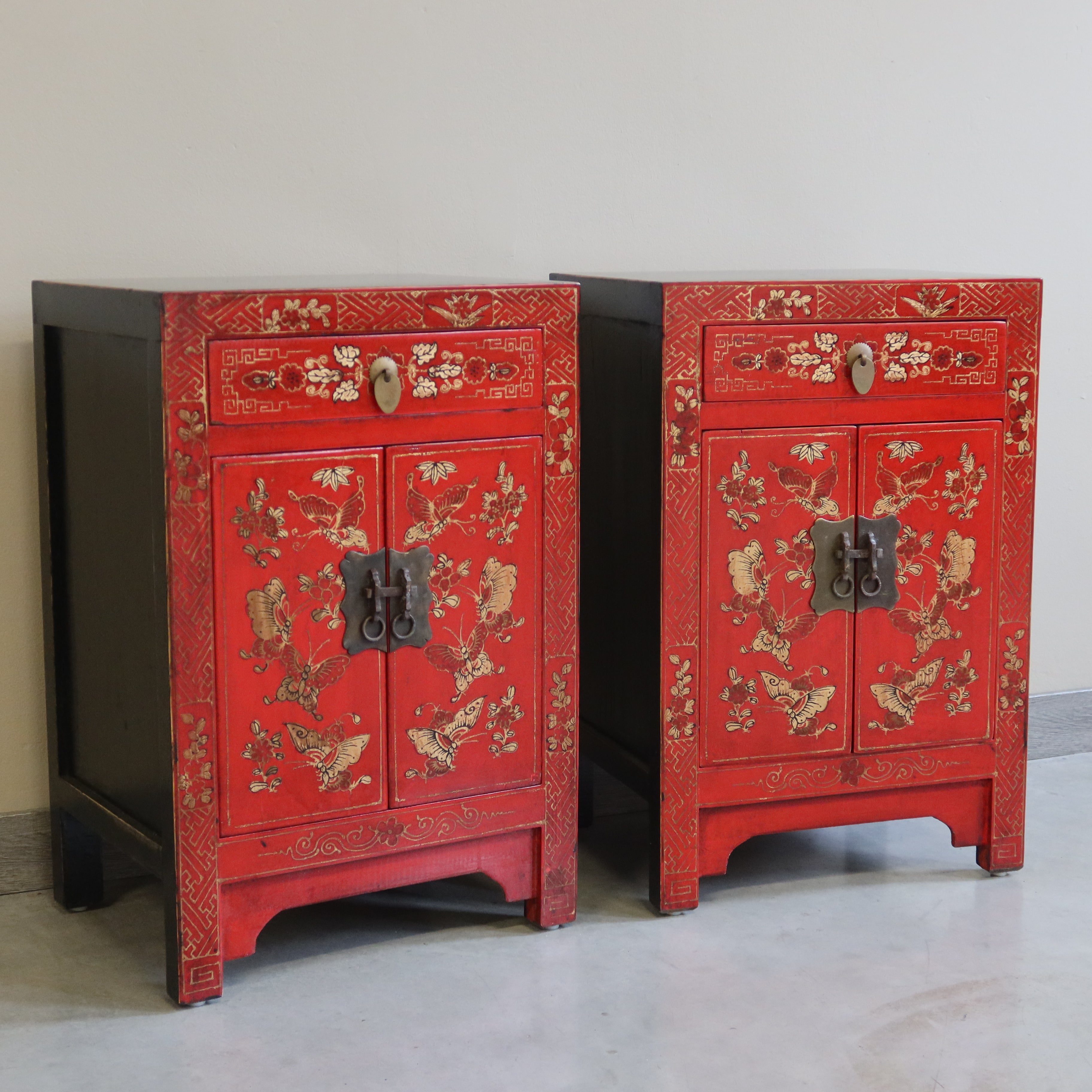 COMODINO CINESE LACCA DECORATA