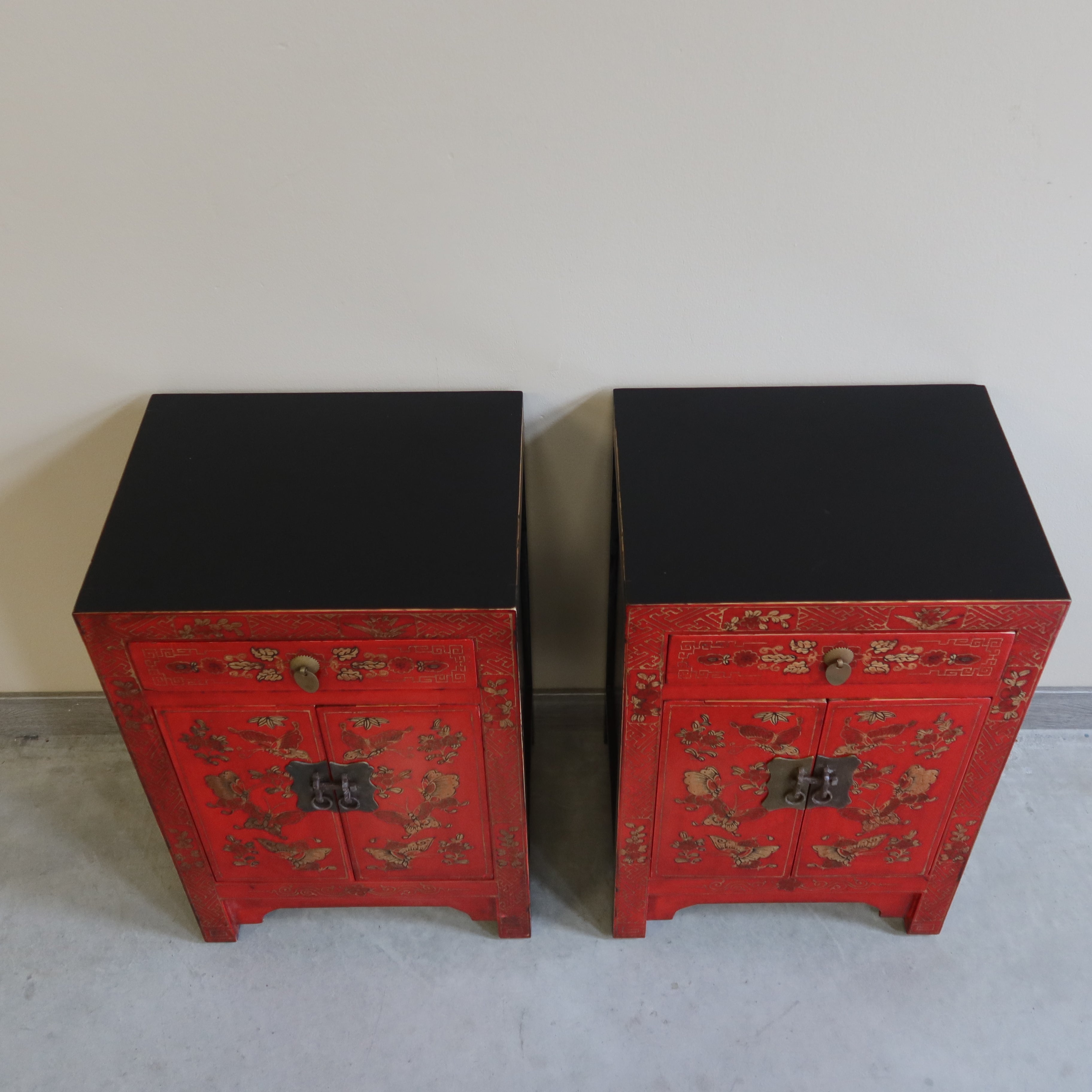 COMODINO CINESE LACCA DECORATA