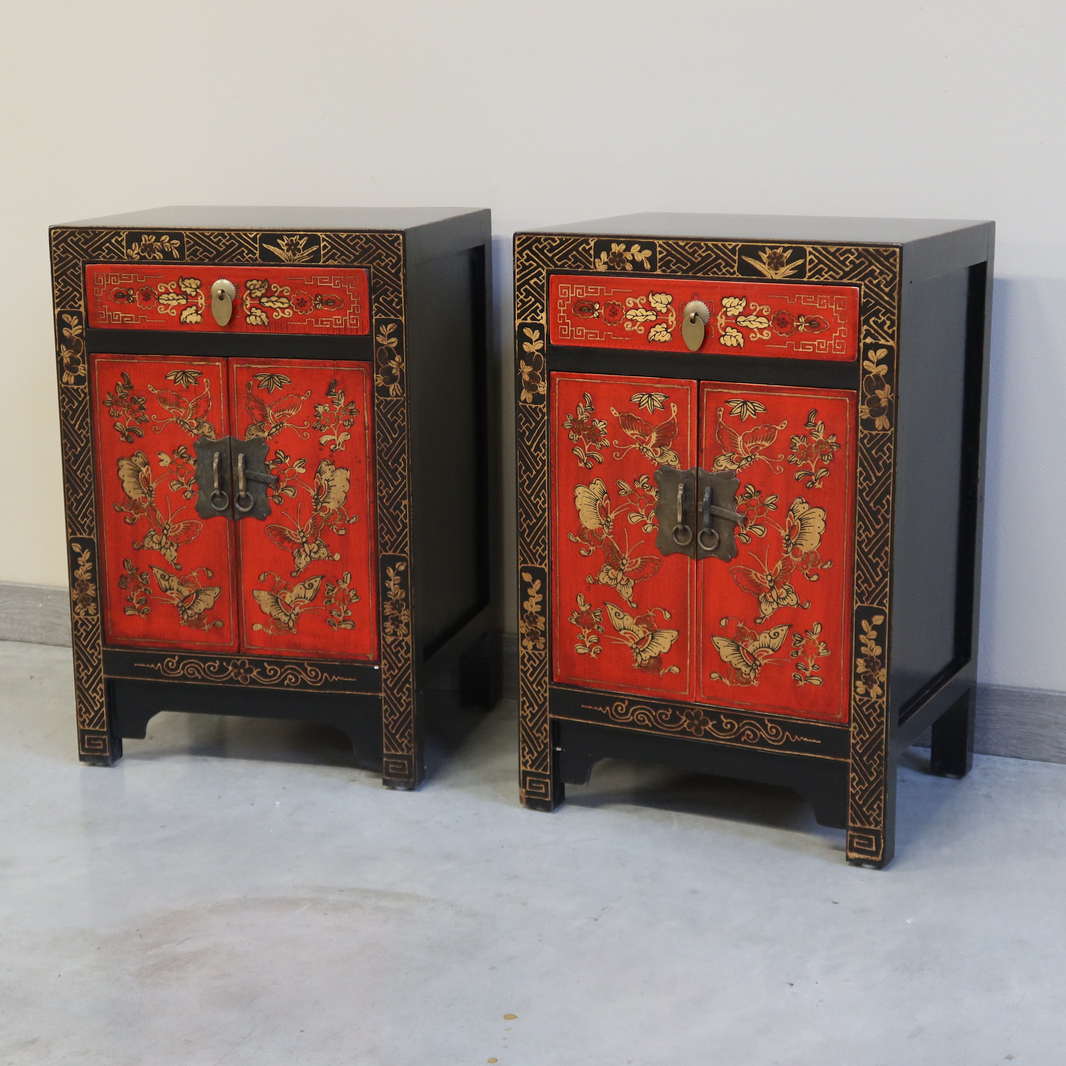 COMODINO CINESE LACCA DECORATA