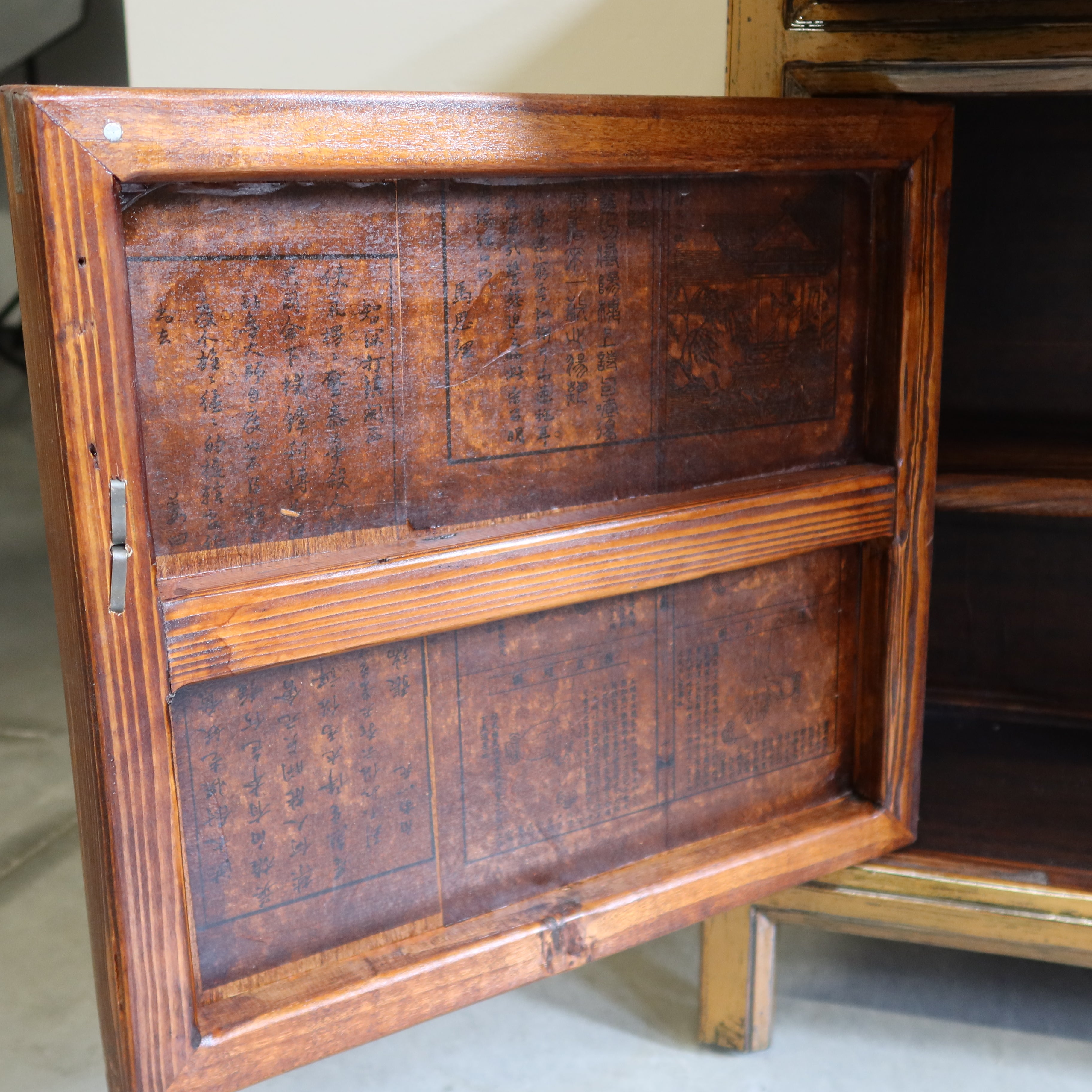 COMODINI MONGOLIA DECORATI