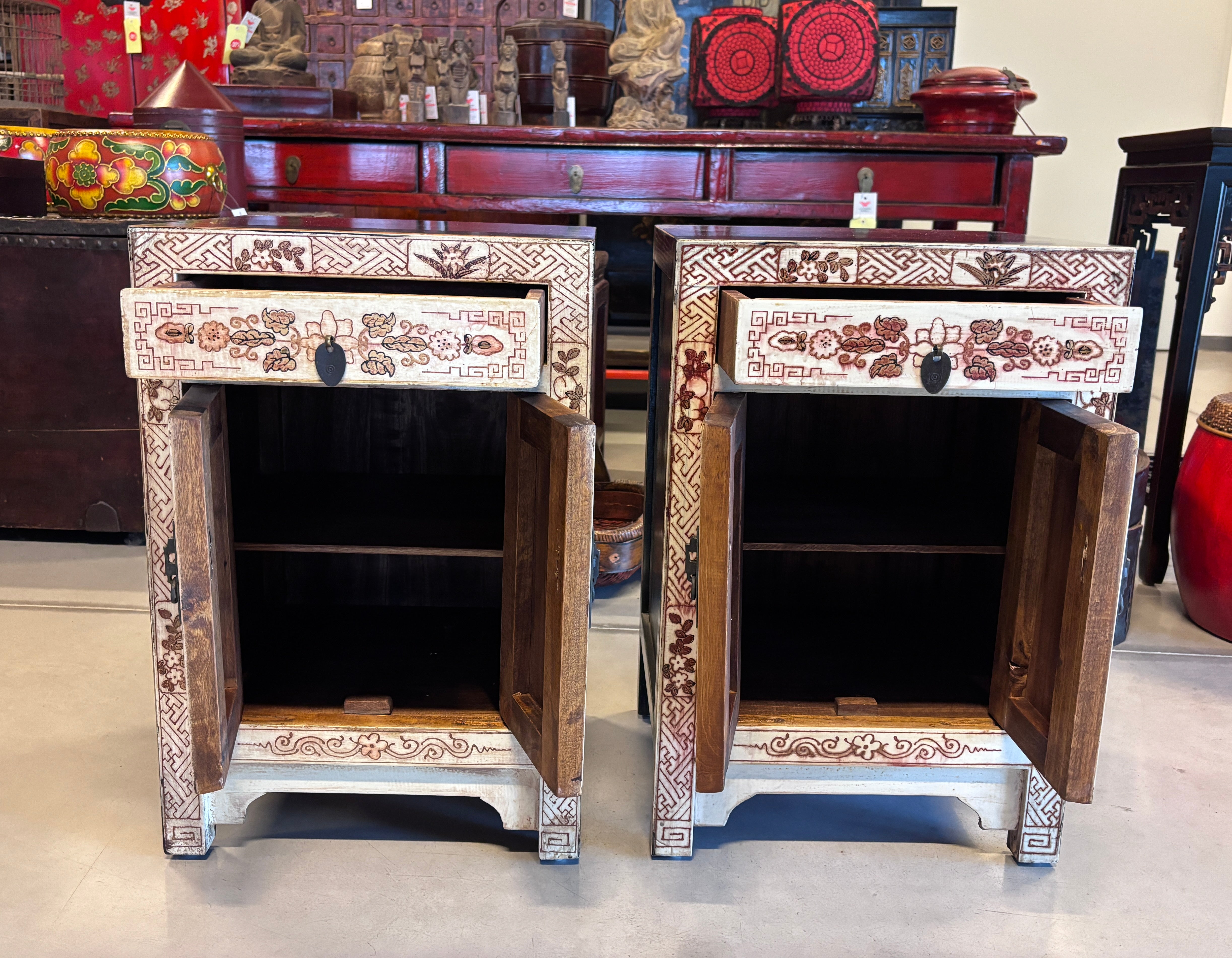 COMODINO SHANXI LACCA BIANCA DECORATA