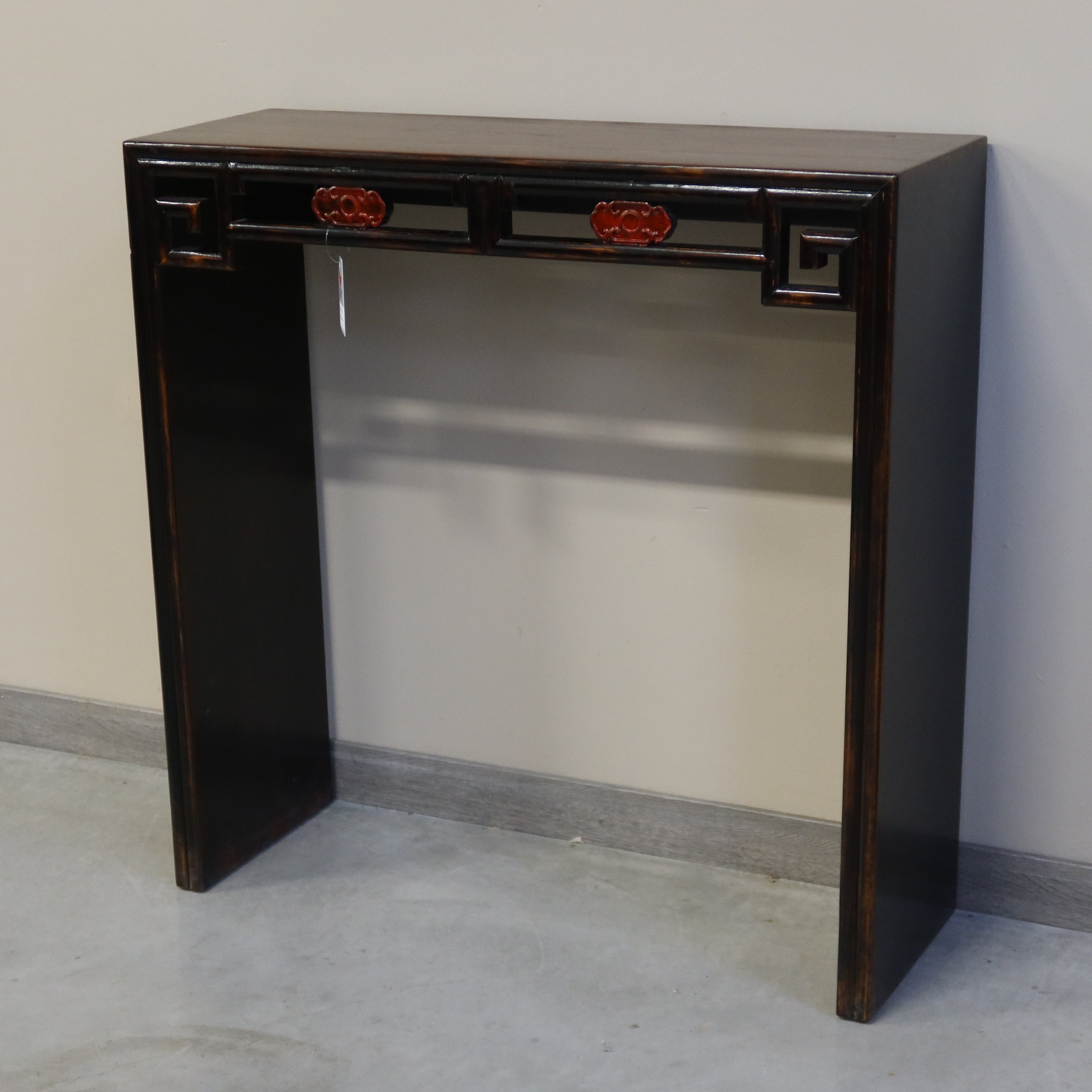 CONSOLLE CINESE CON INTAGLI E FIANCHI A PANNELLO