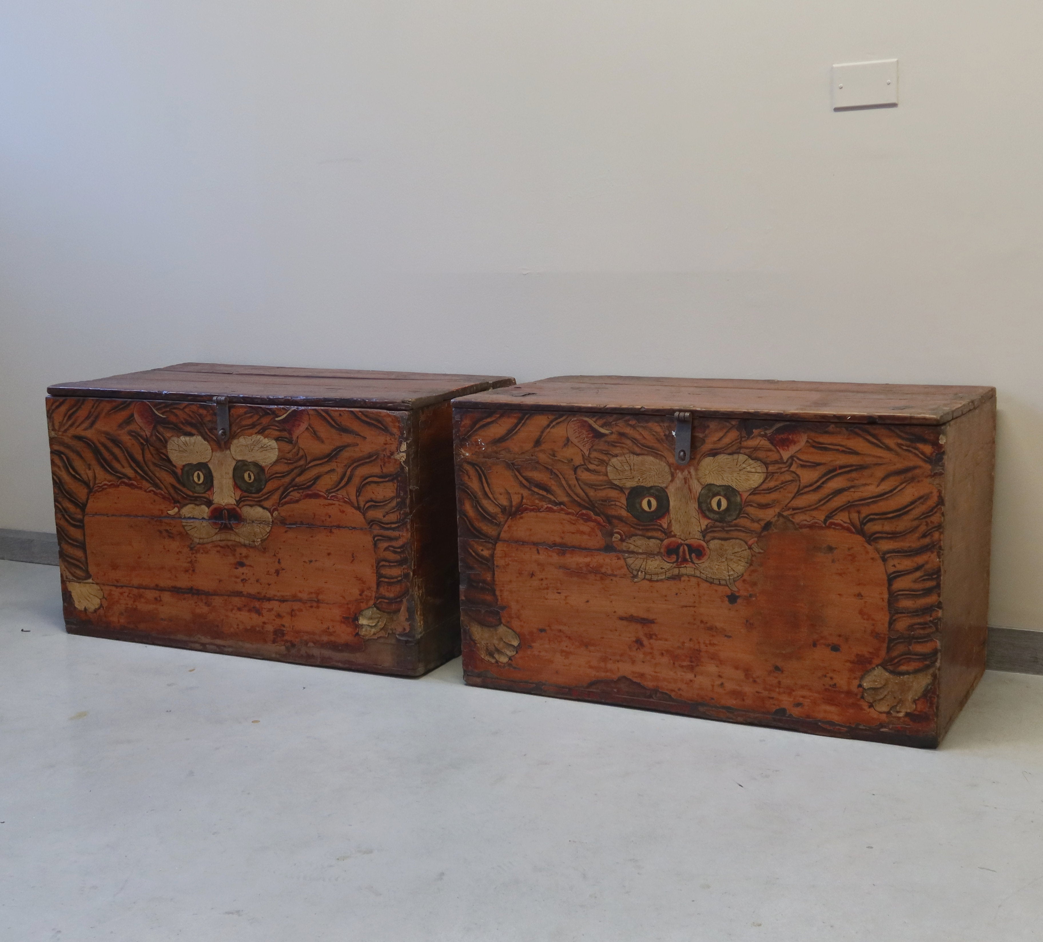 BAULE DEL QINGHAI CON DECORO TIGRE