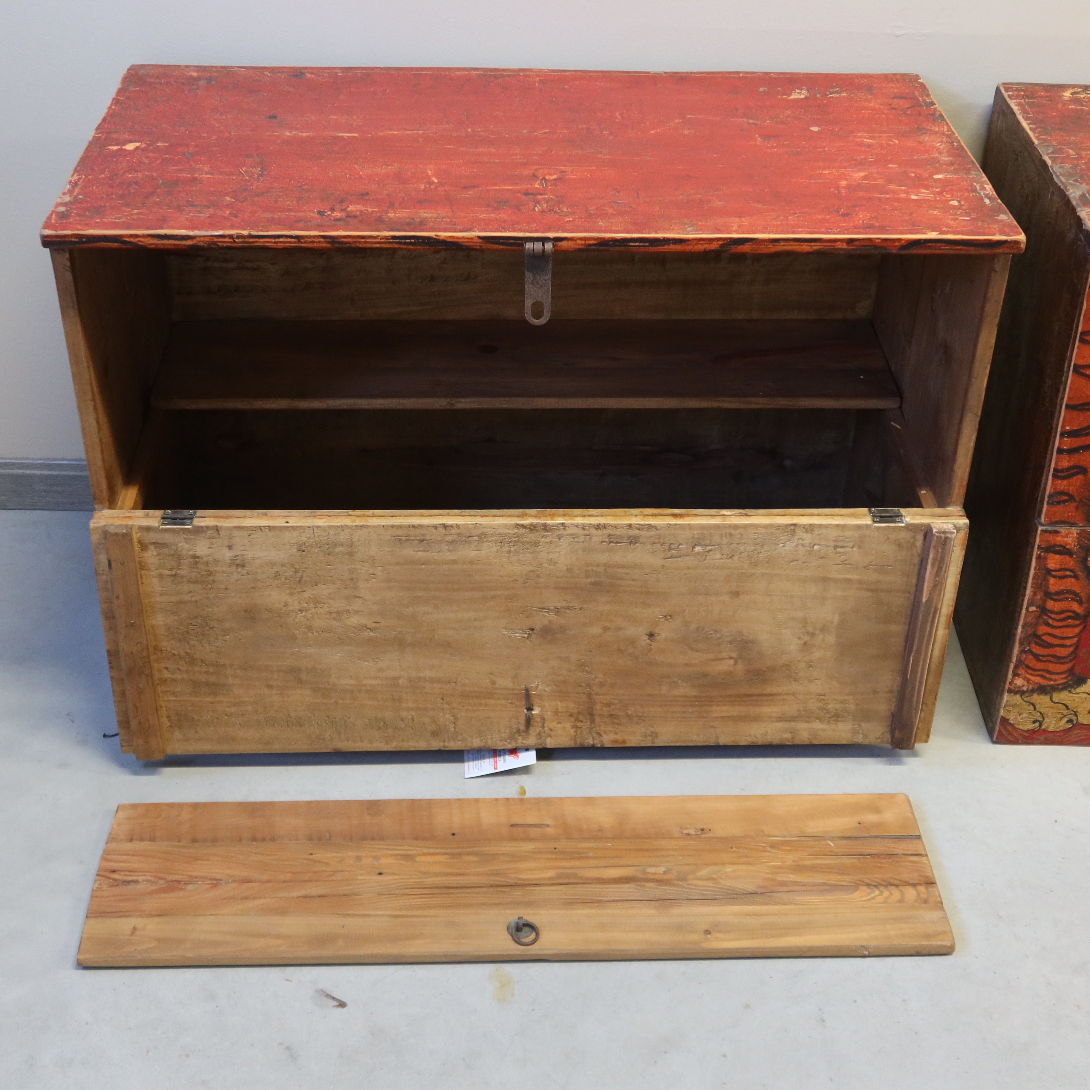 BAULE DEL QINGHAI CON DECORO TIGRE