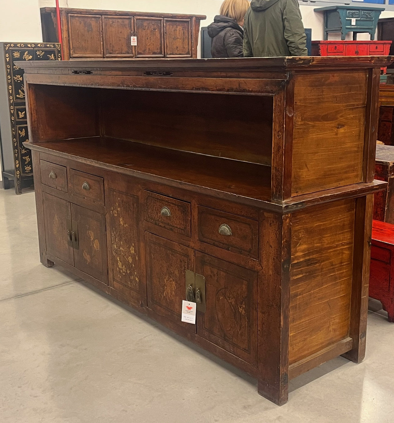 LUNGA CREDENZA GANZU CON DEC. LIEVE E VANO GIORNO