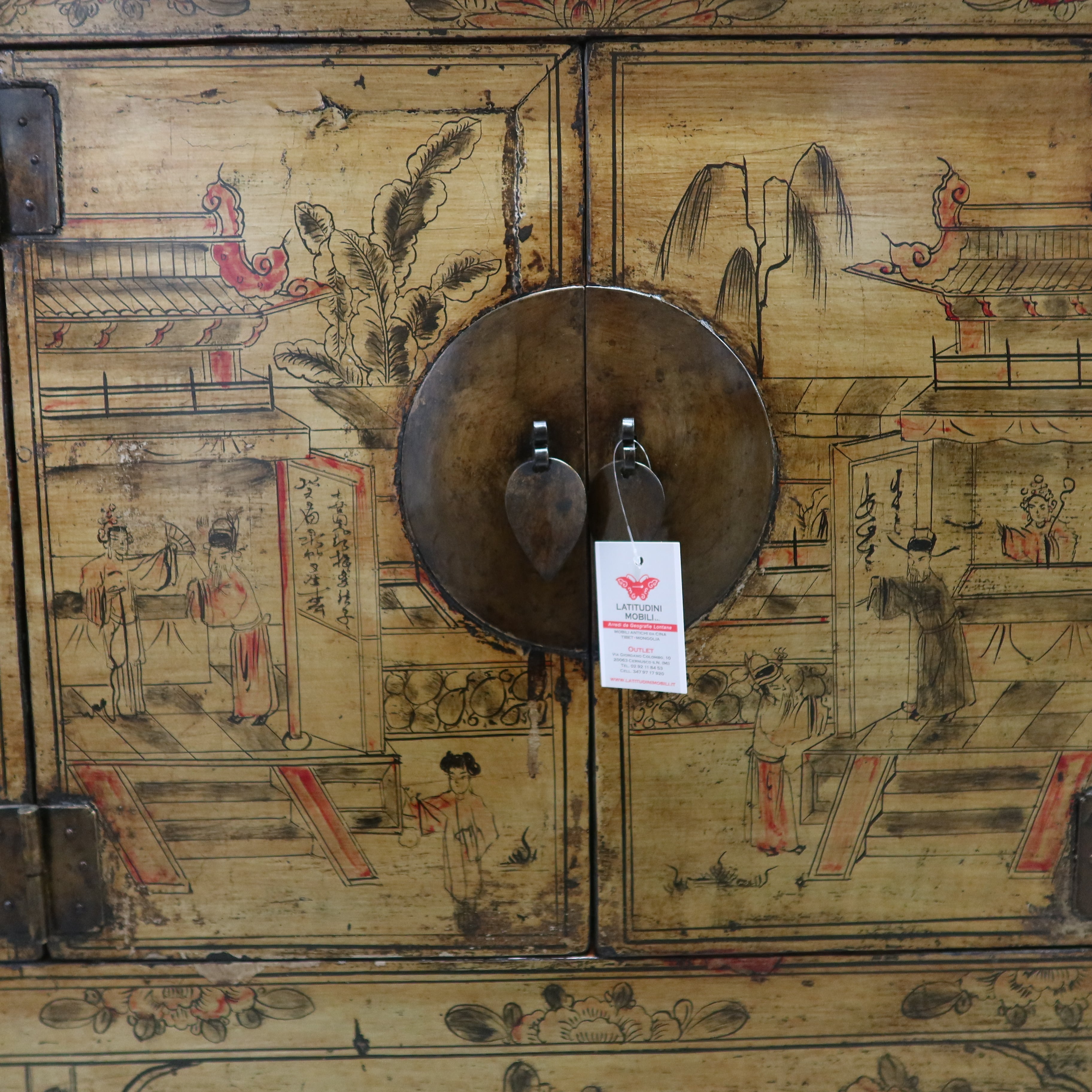 CREDENZA GANZU DECORATA TOP AGGETTANTE