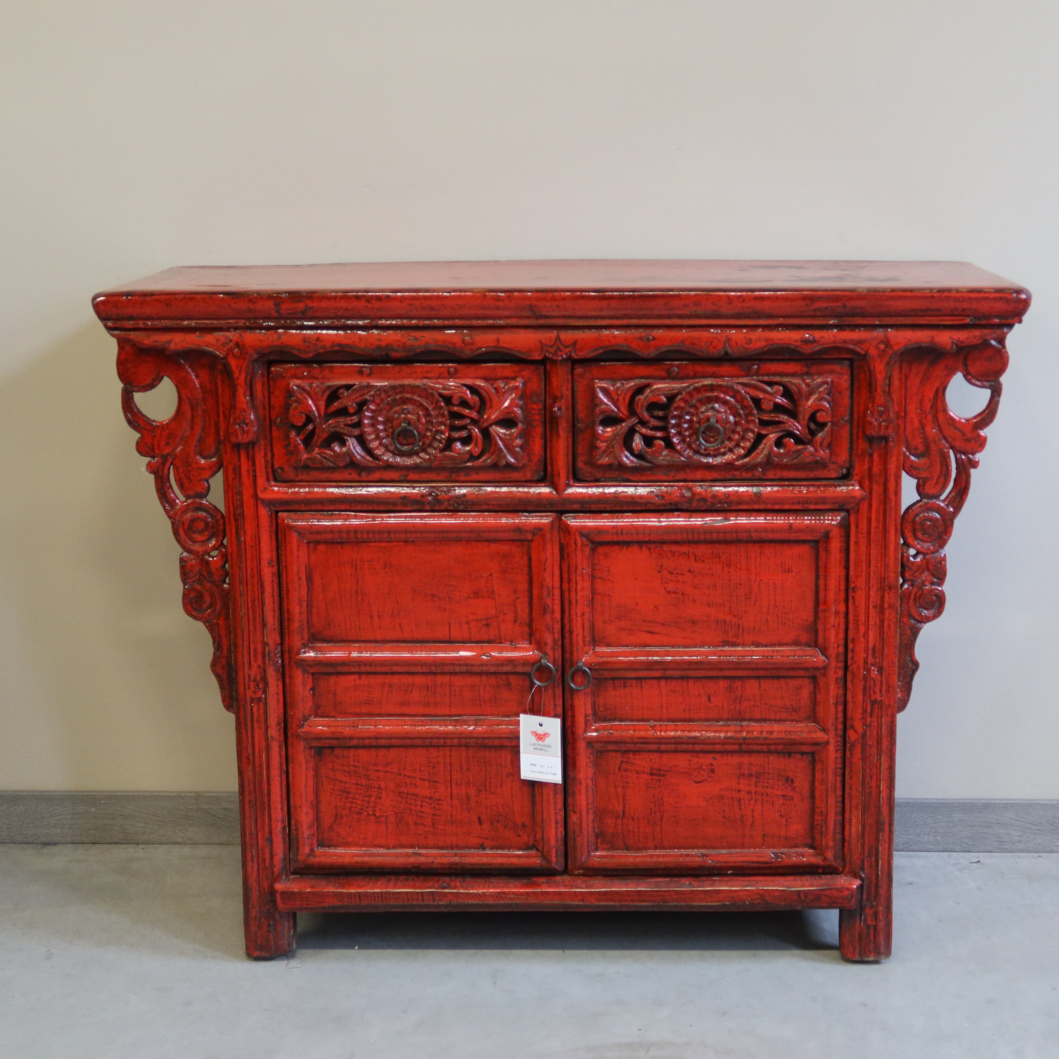 CREDENZA CINESE AD ALTARE LACCA ROSSA