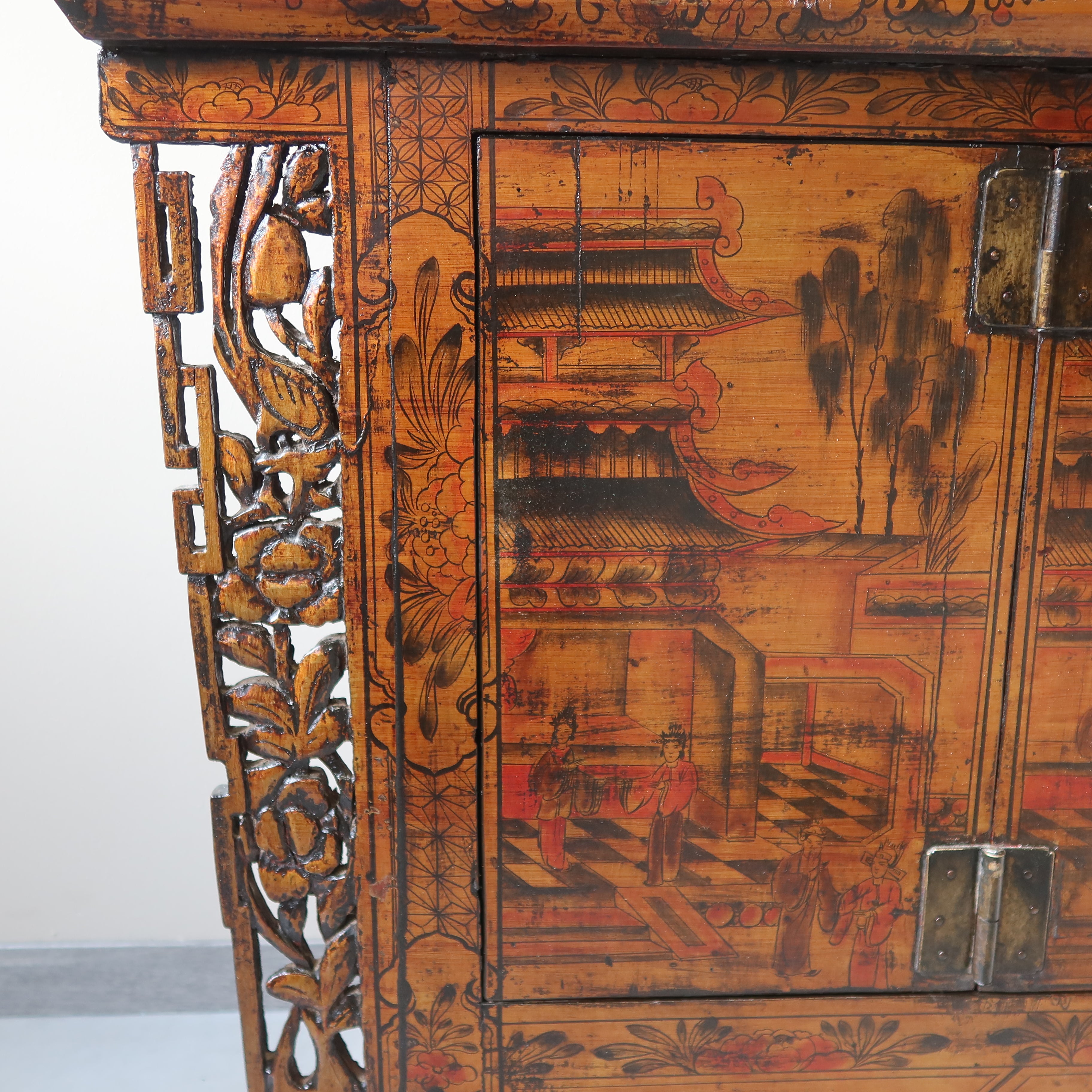 GRANDE CREDENZA DEL GANZU AD ALTARE