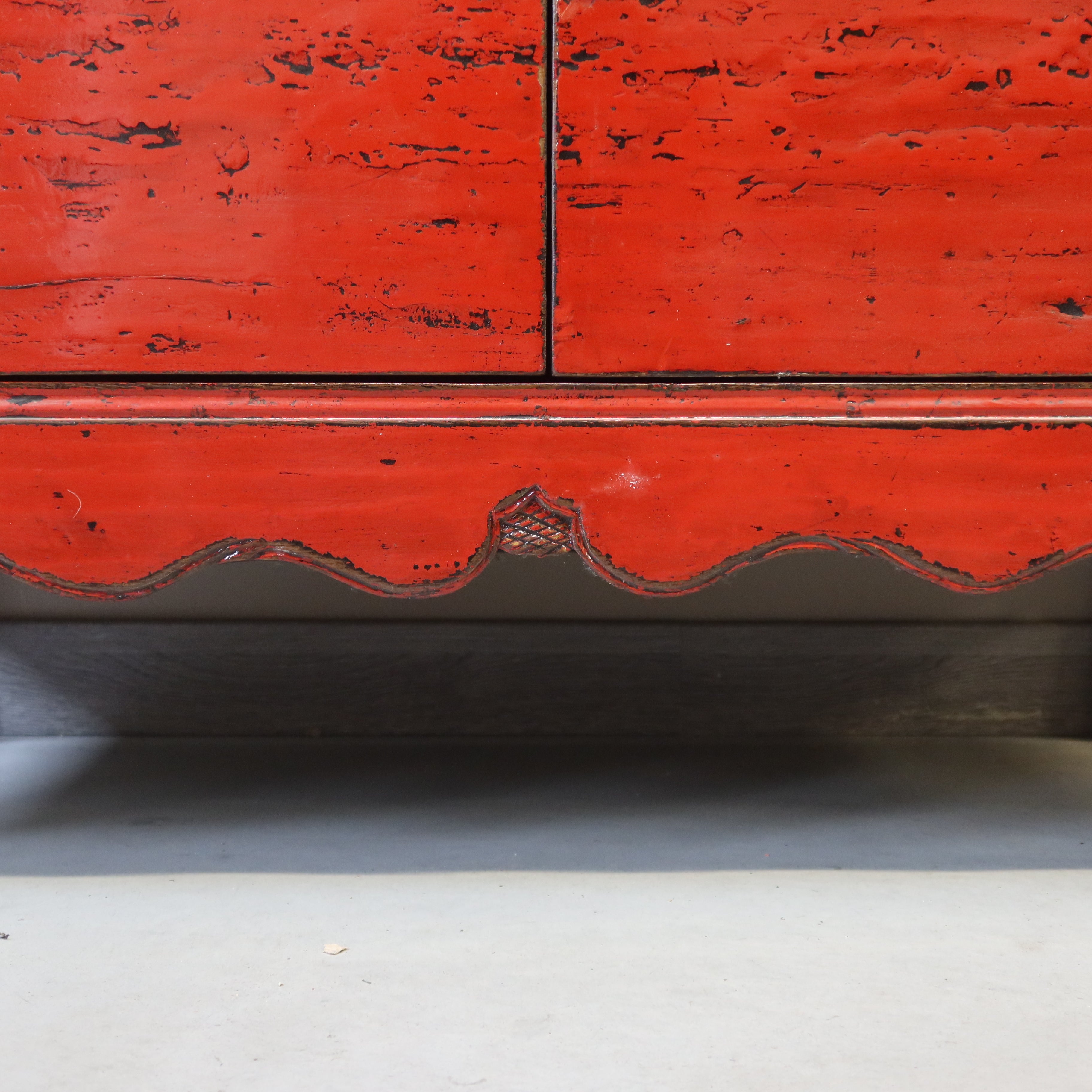 CREDENZINO CINESE LACCA ROSSA 2A