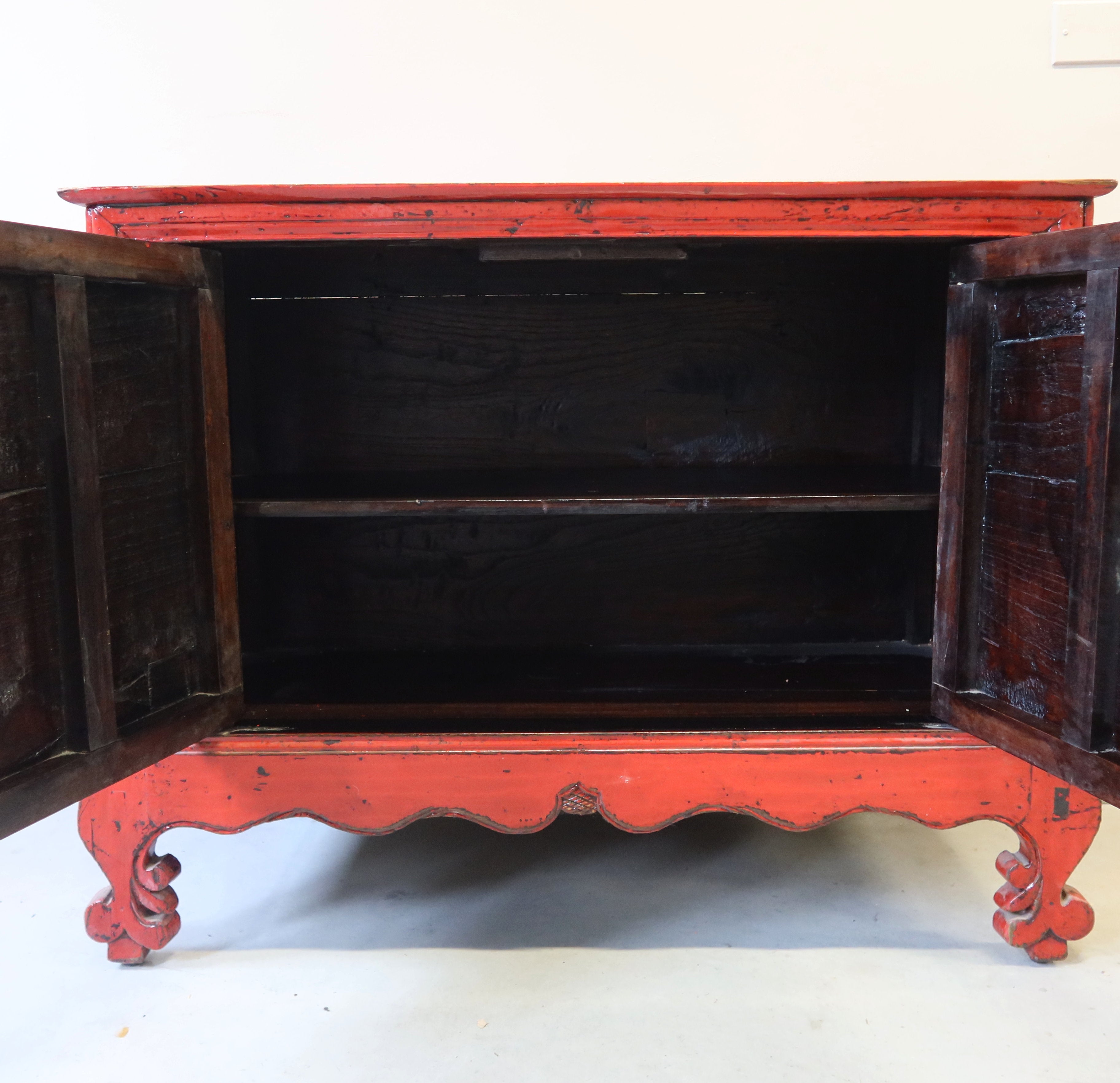 CREDENZINO CINESE LACCA ROSSA 2A