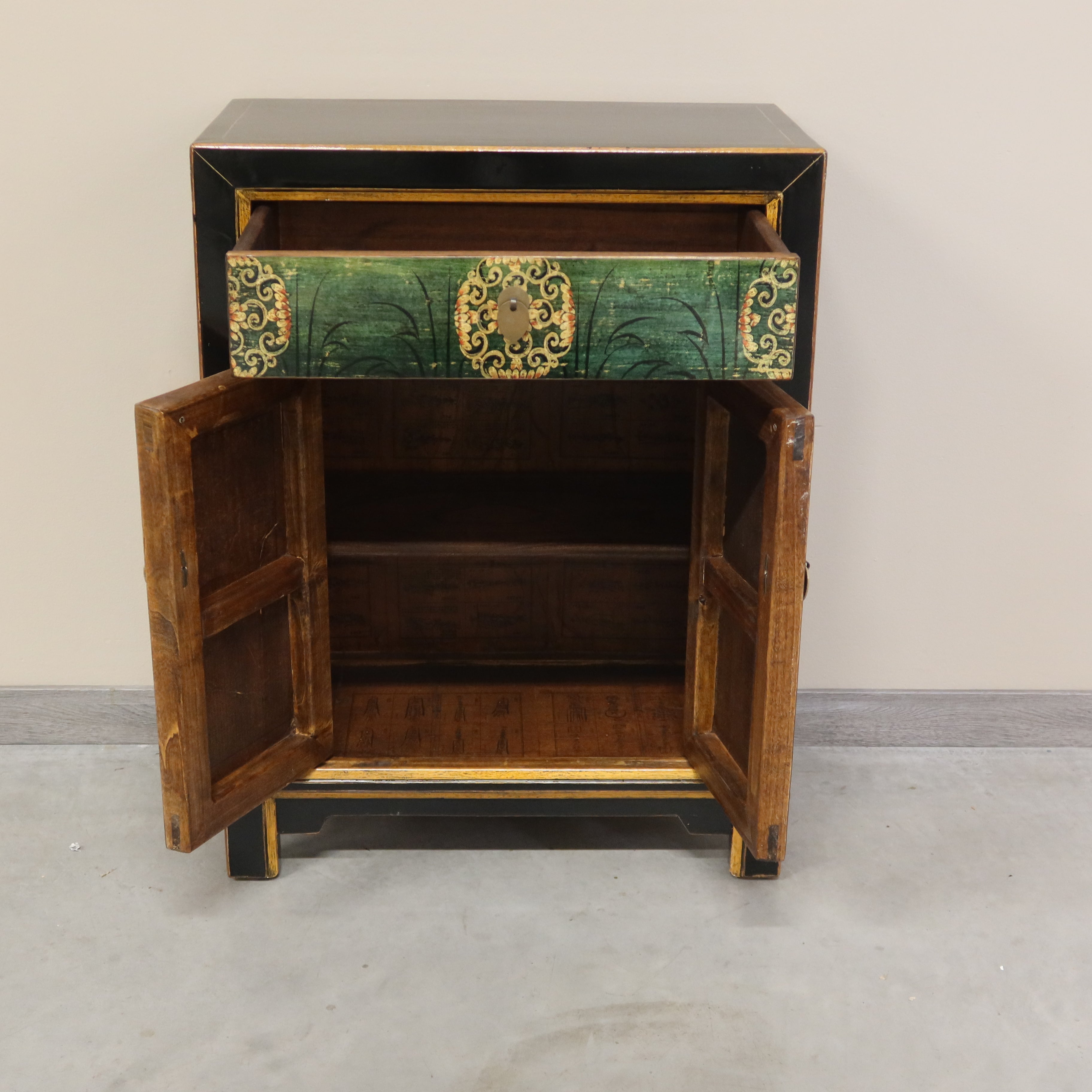 CREDENZINA MONGOLIA DECORATA