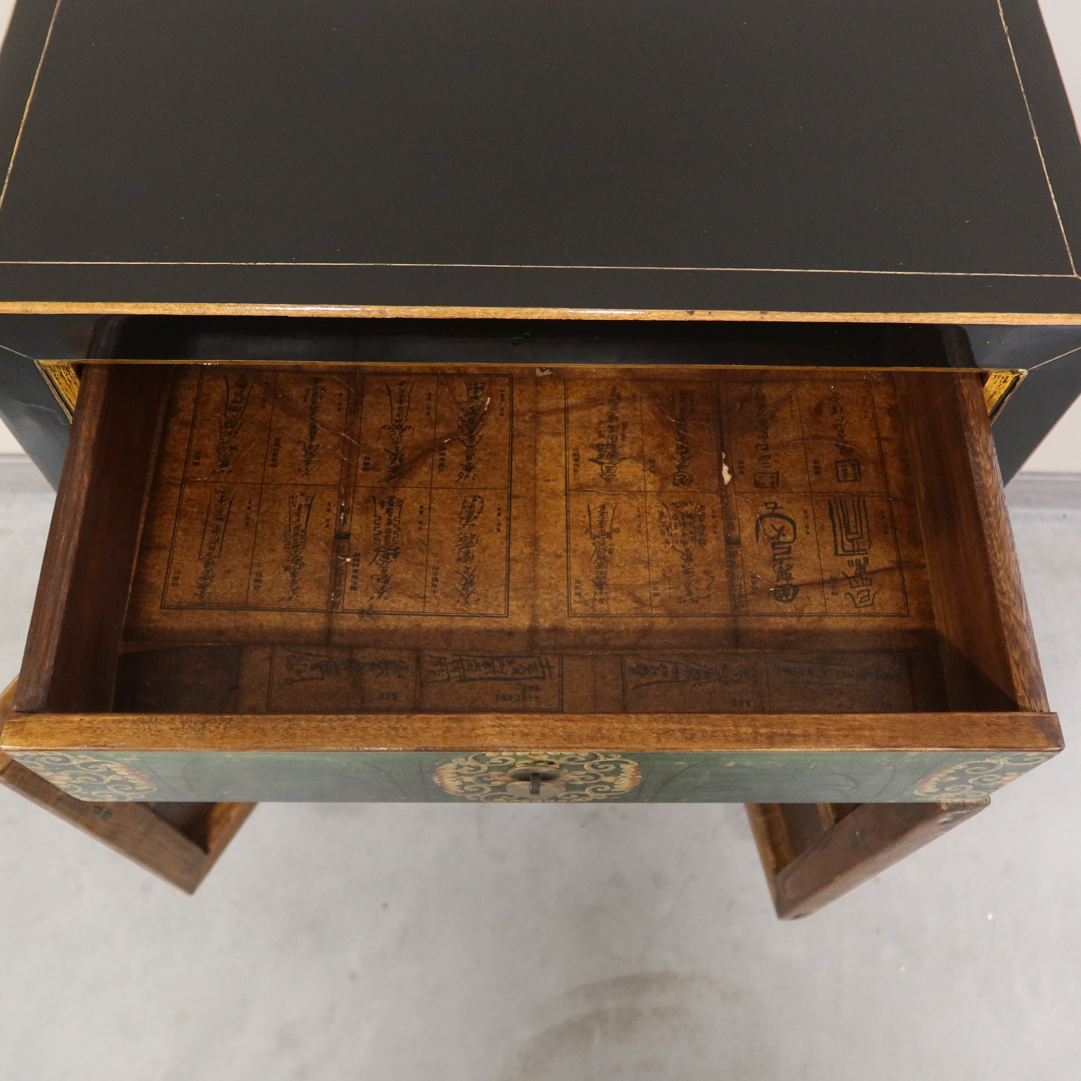 CREDENZINA MONGOLIA DECORATA