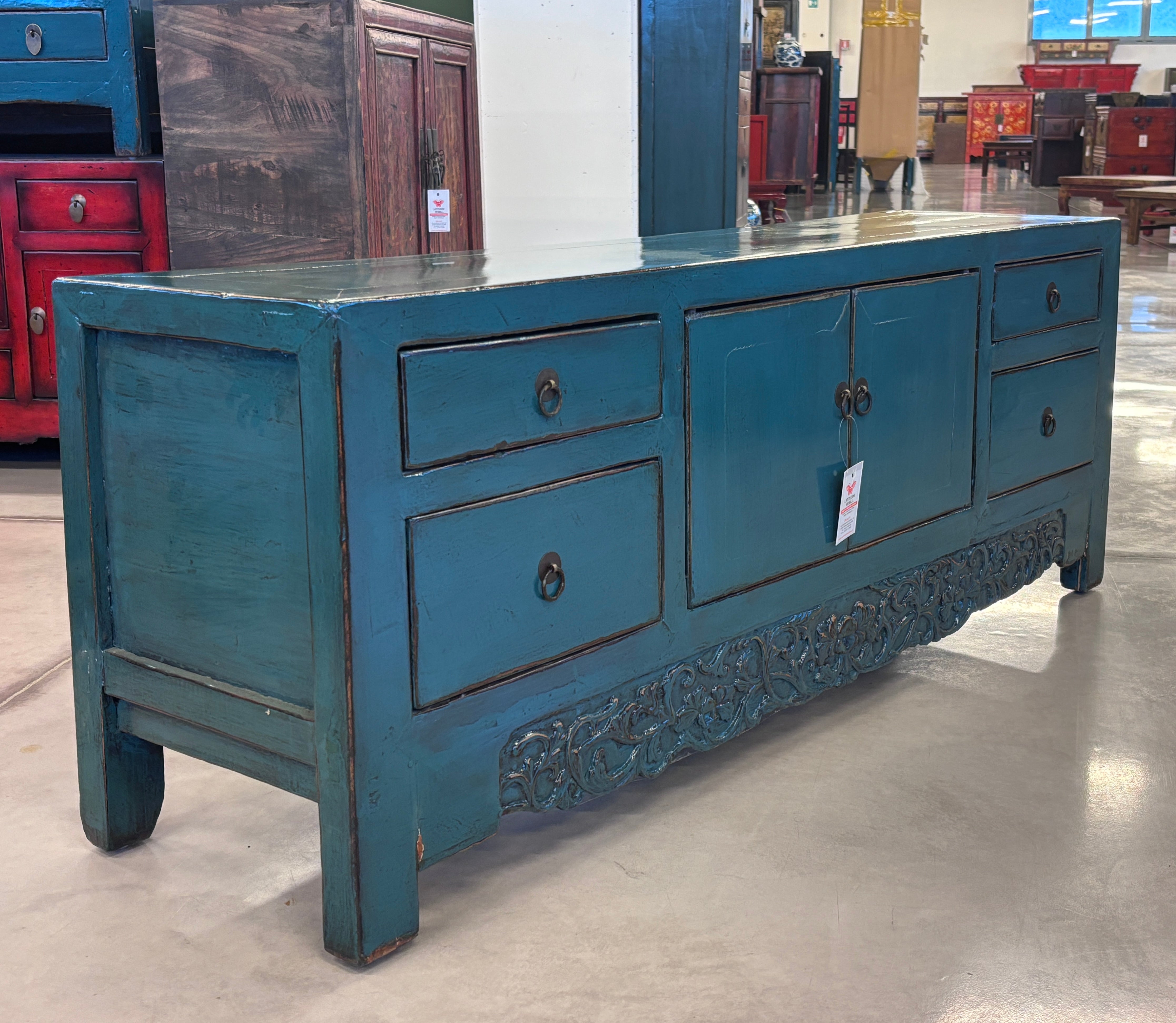 CASSAPANCA LACCATA DI TIANJIN CON GREMBIULE INTAGLIATO