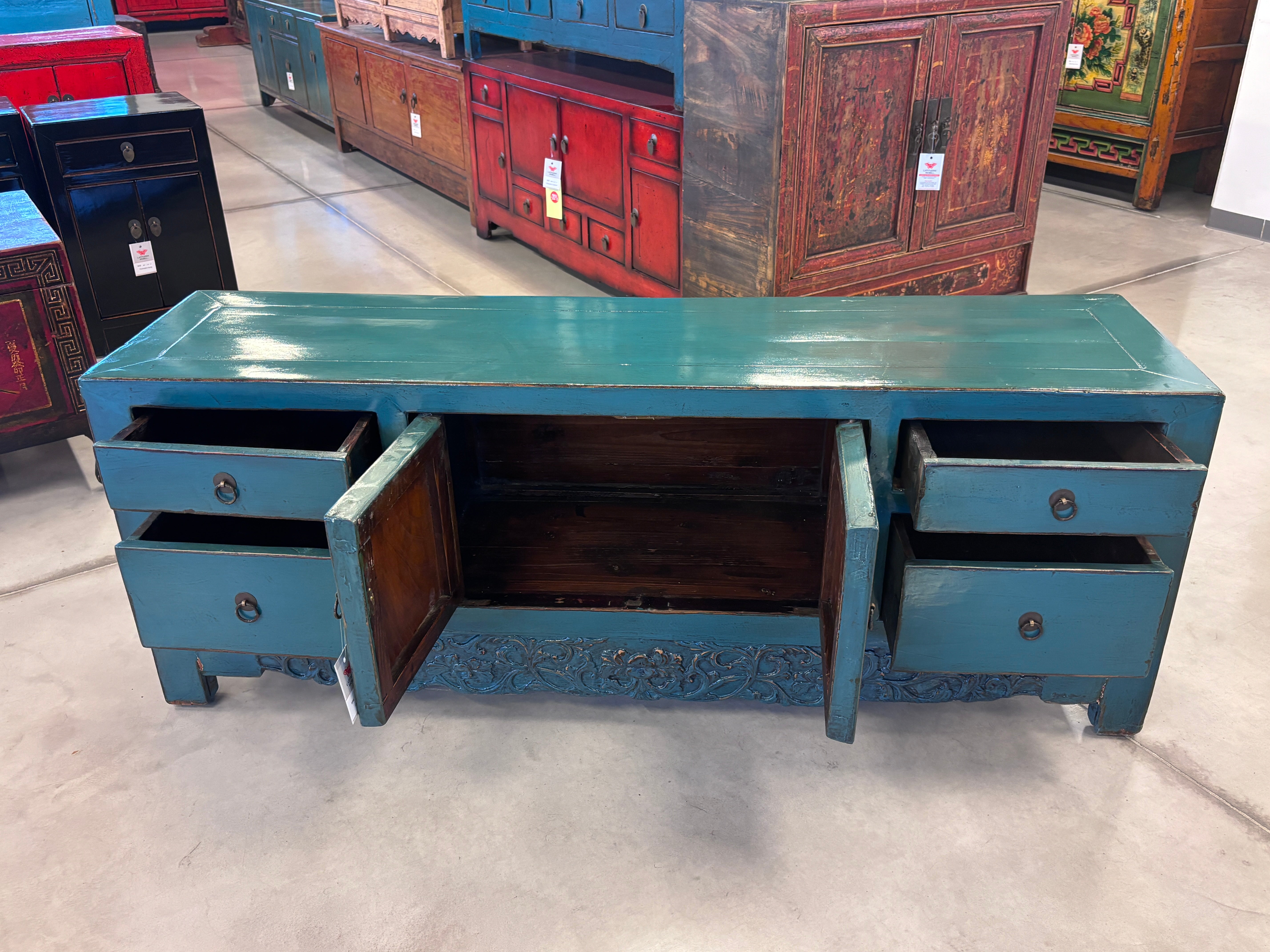 CASSAPANCA LACCATA DI TIANJIN CON GREMBIULE INTAGLIATO