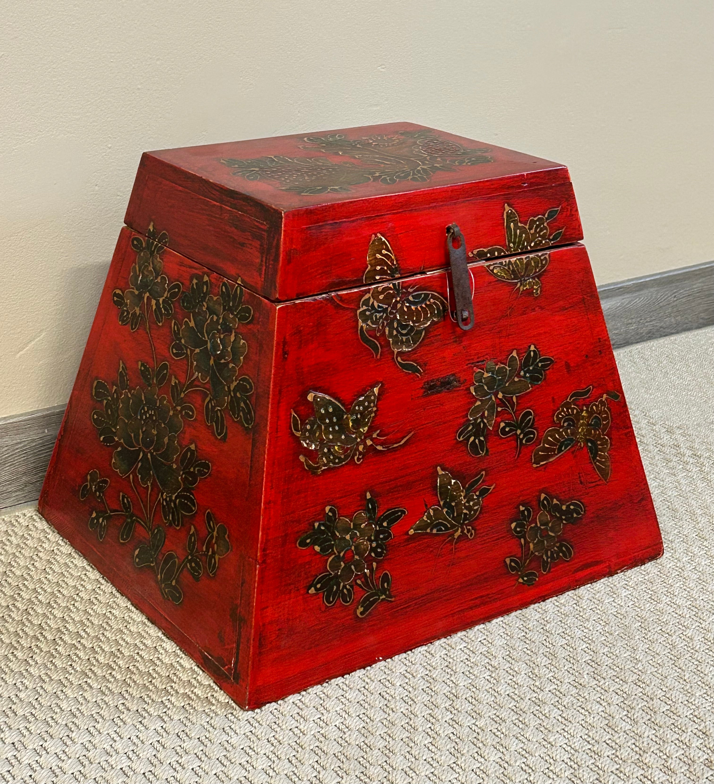 BAULETTO DECORATO TIBETANO