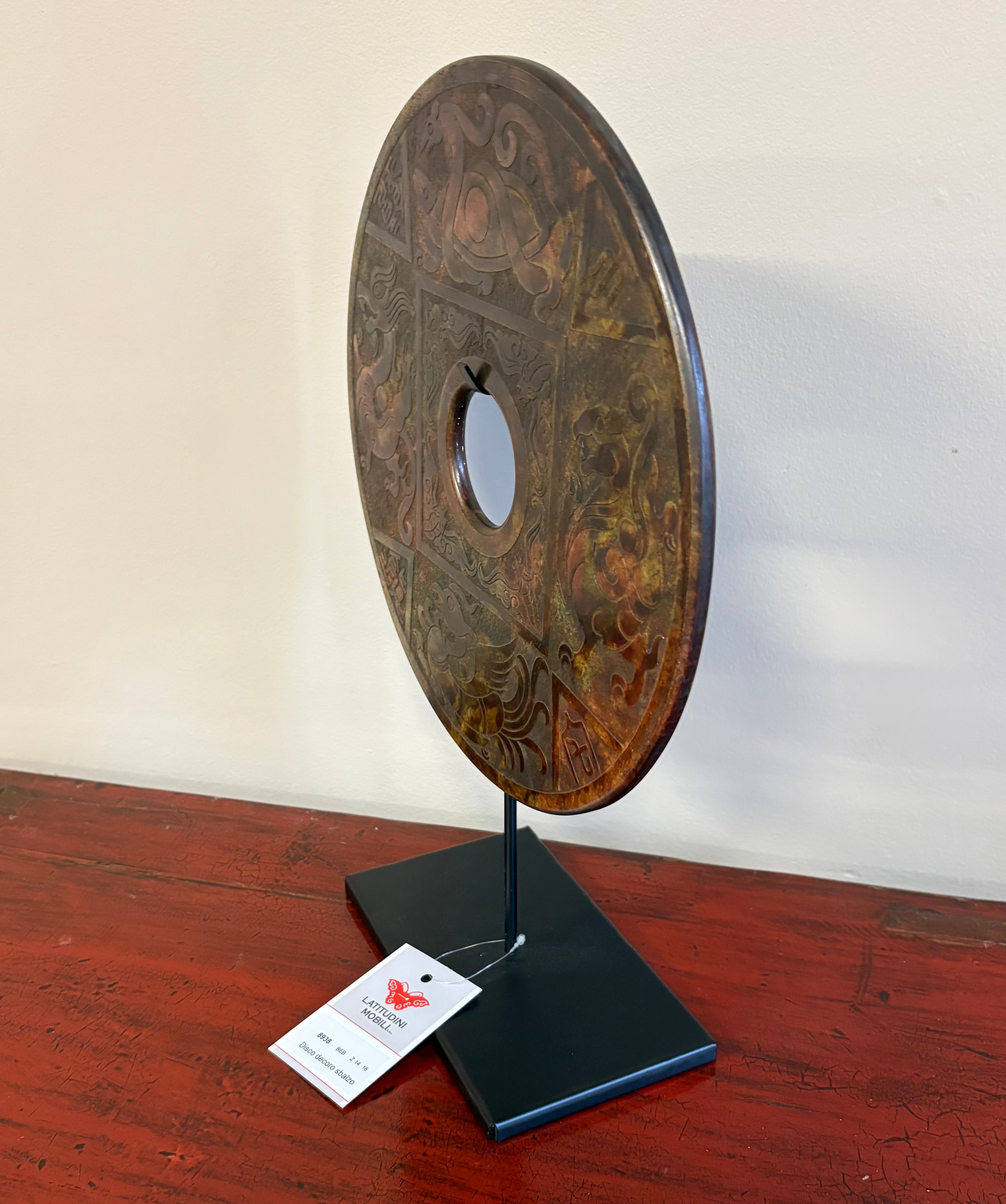 DISCO ORNAMENTALE IN PIETRA SU PIEDISTALLO